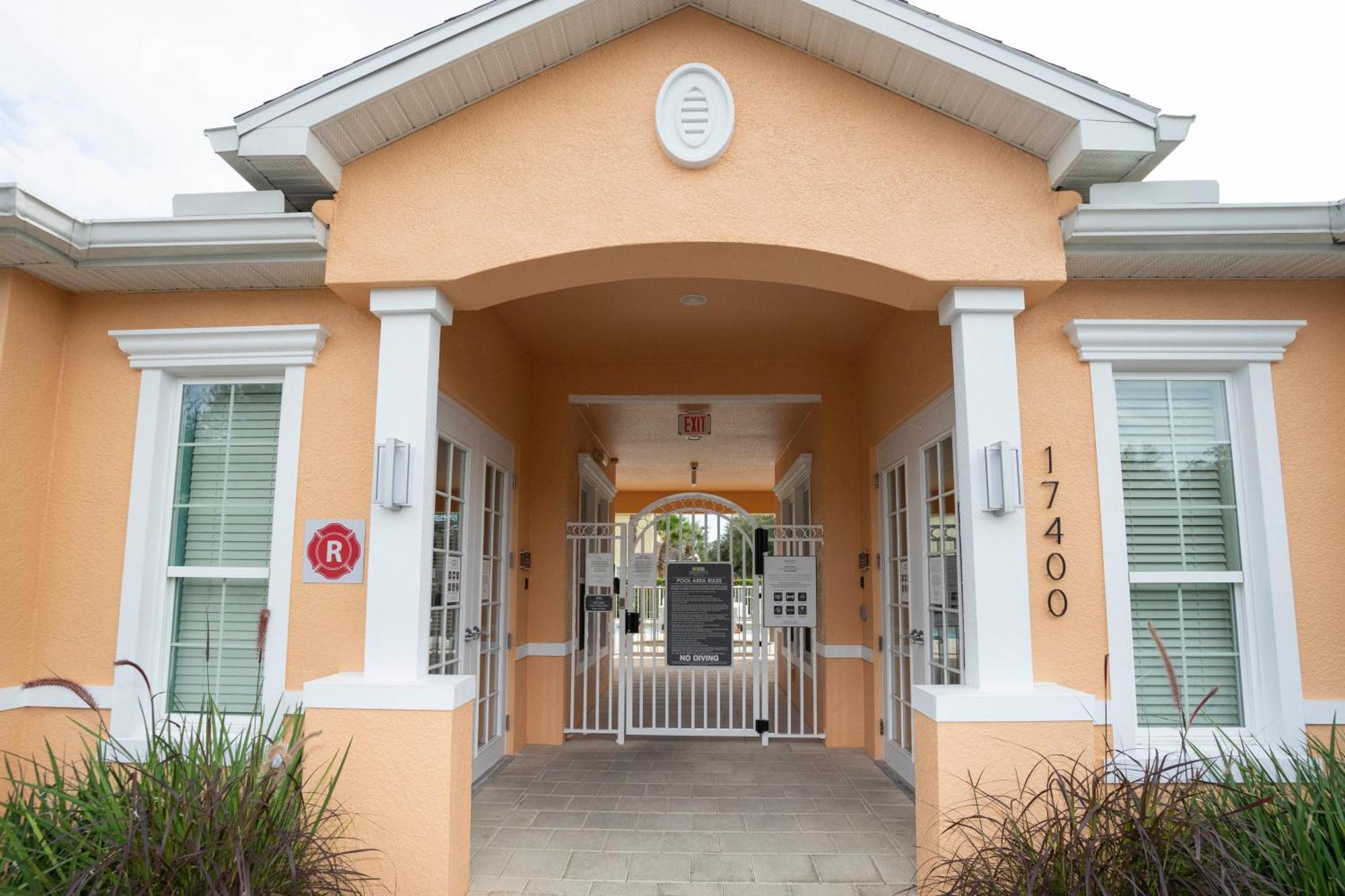 Holiday home 3br Townhouse Near Bbq Grill And Pool