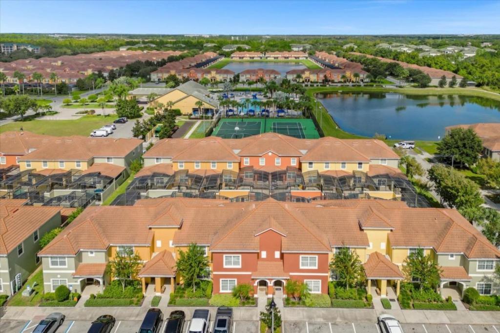 Holiday home 4 Bedrooms - 3 Bathrooms - Paradise Palms 8925 Bp