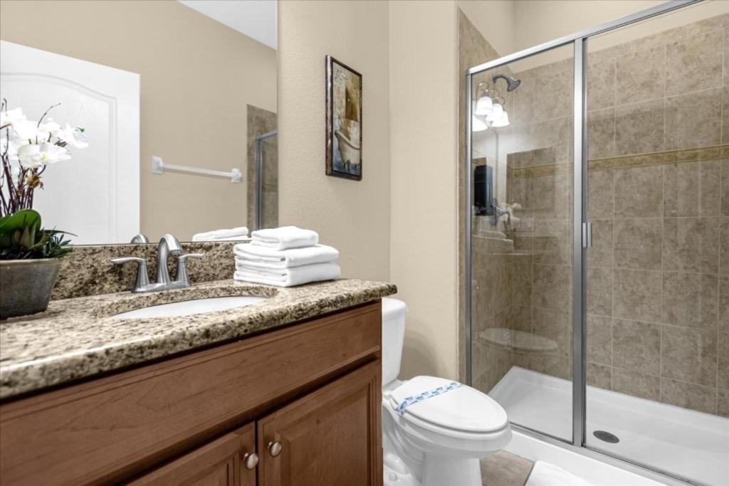 4 Bedrooms - 3 Bathrooms - Paradise Palms 8925 Bp *