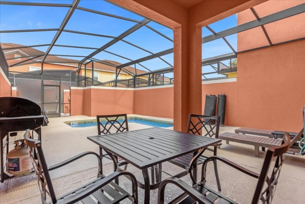 4 Bedrooms - 3 Bathrooms - Paradise Palms 8925 Bp Holiday home *