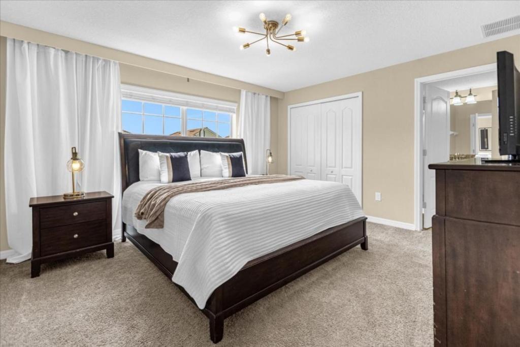 Holiday home 4 Bedrooms - 3 Bathrooms - Paradise Palms 8925 Bp