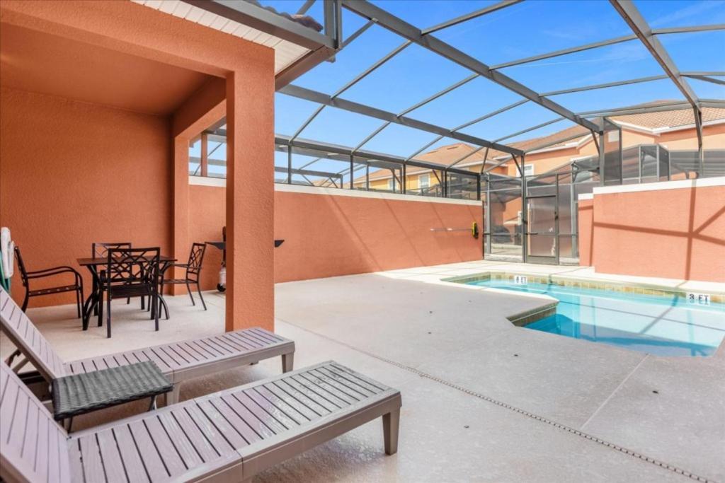 Holiday home 4 Bedrooms - 3 Bathrooms - Paradise Palms 8925 Bp *