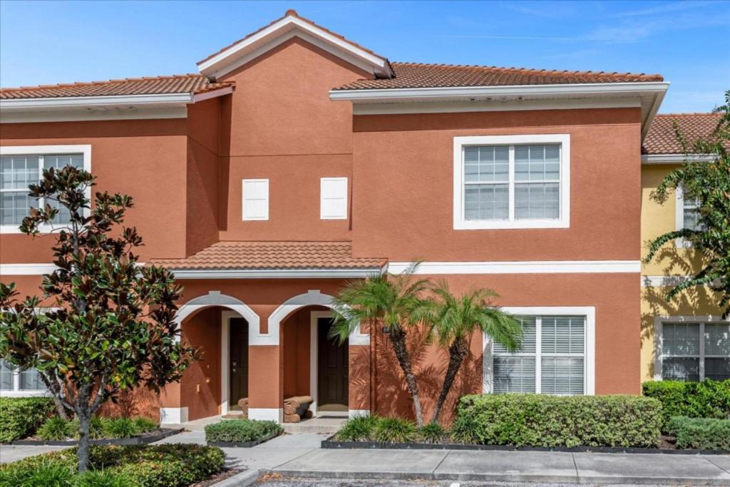 4 Bedrooms - 3 Bathrooms - Paradise Palms 8925 Bp