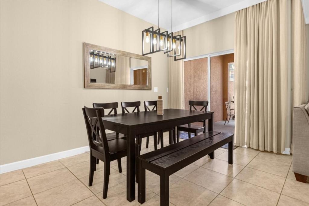 4 Bedrooms - 3 Bathrooms - Paradise Palms 8925 Bp Holiday home *
