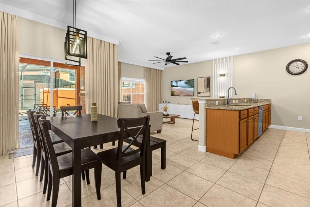 4 Bedrooms - 3 Bathrooms - Paradise Palms 8925 Bp * Orlando