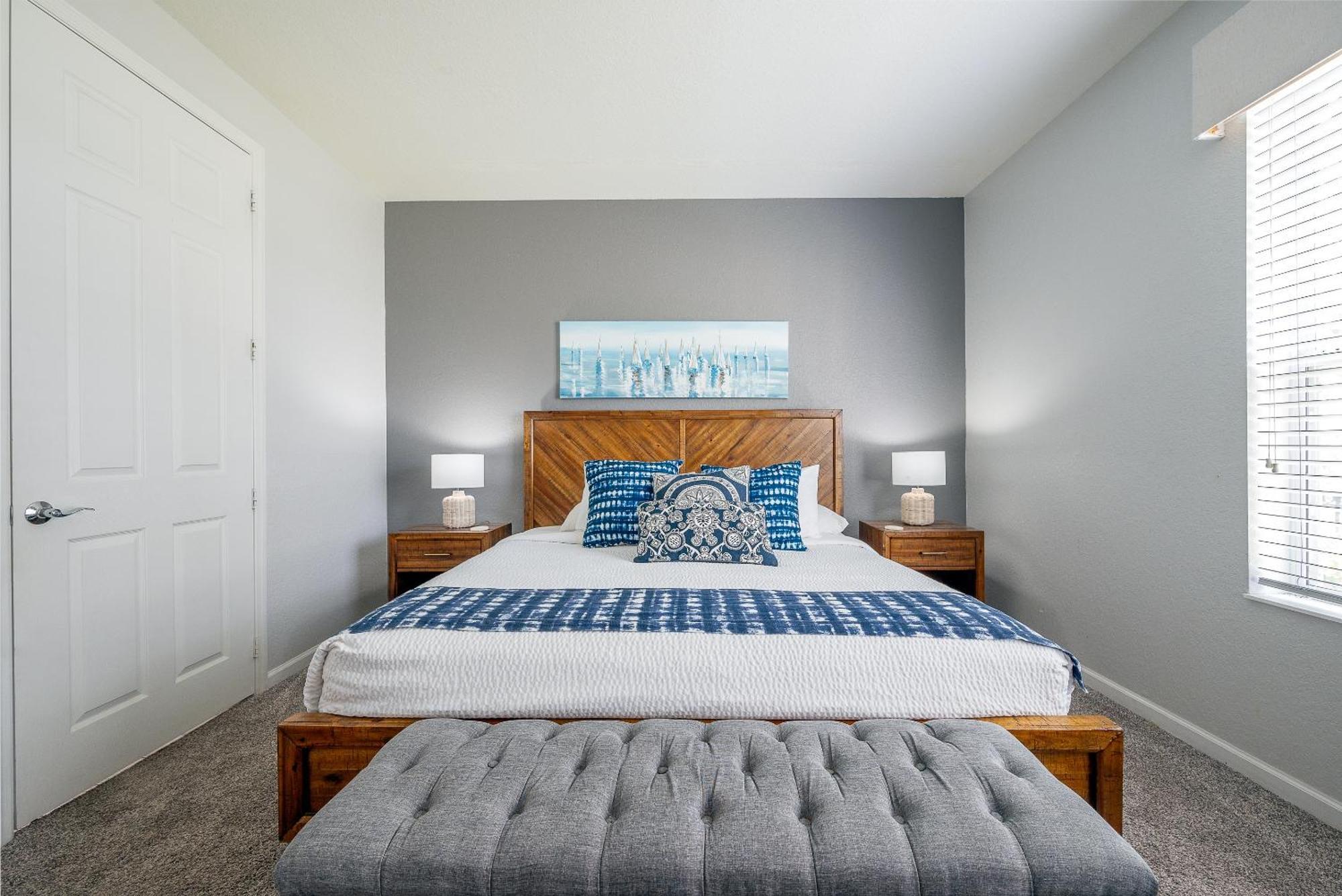 La Vista Lakeview Apartment