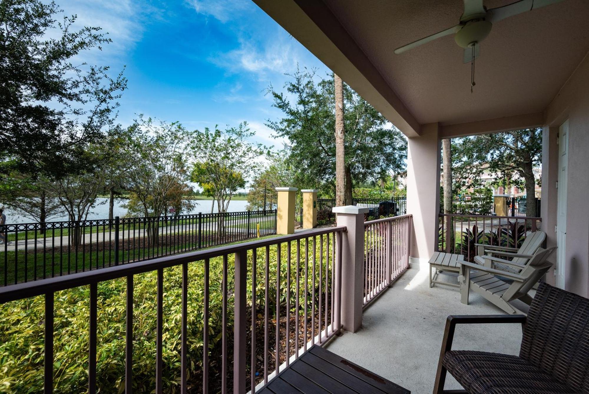La Vista Lakeview