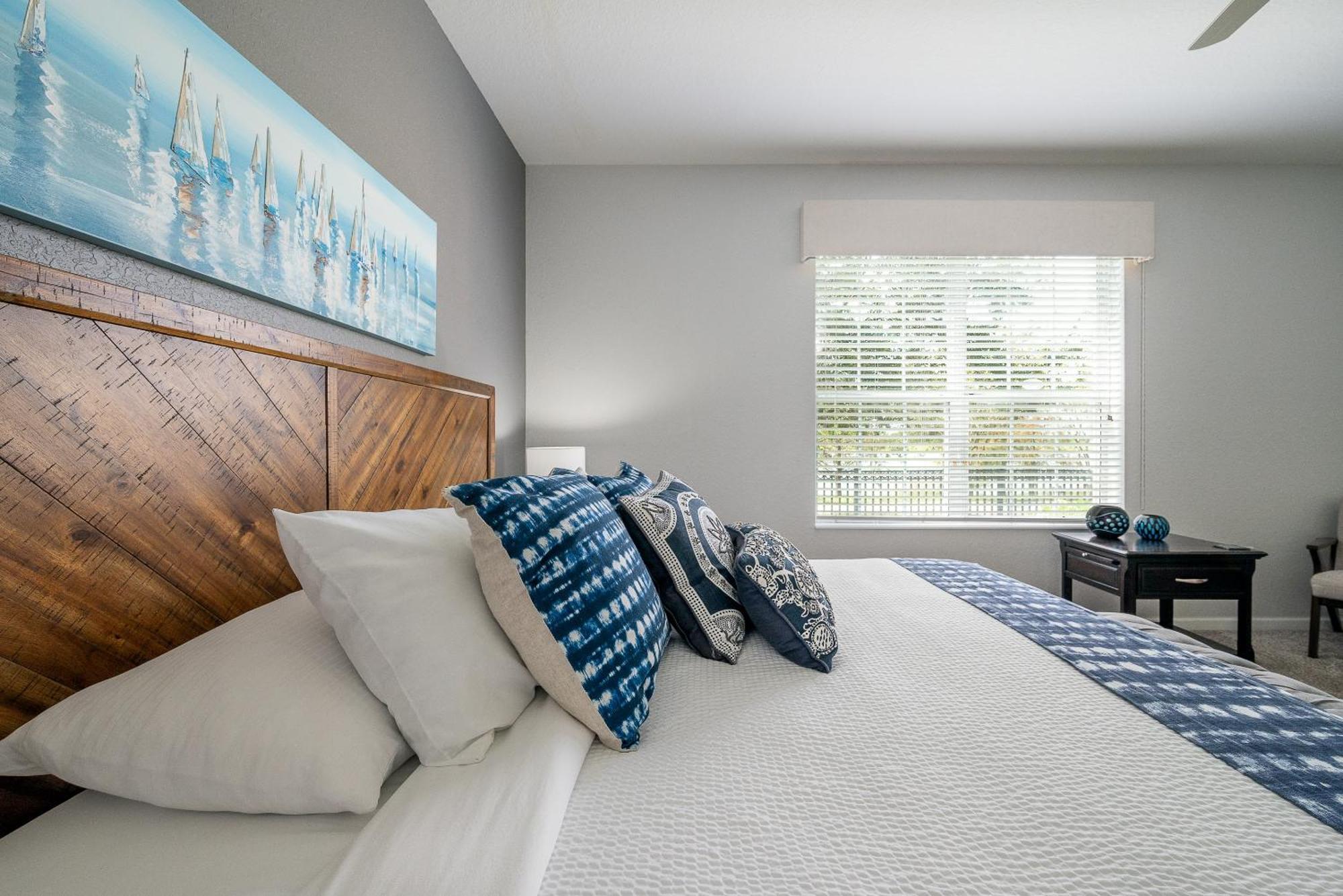 La Vista Lakeview Apartment