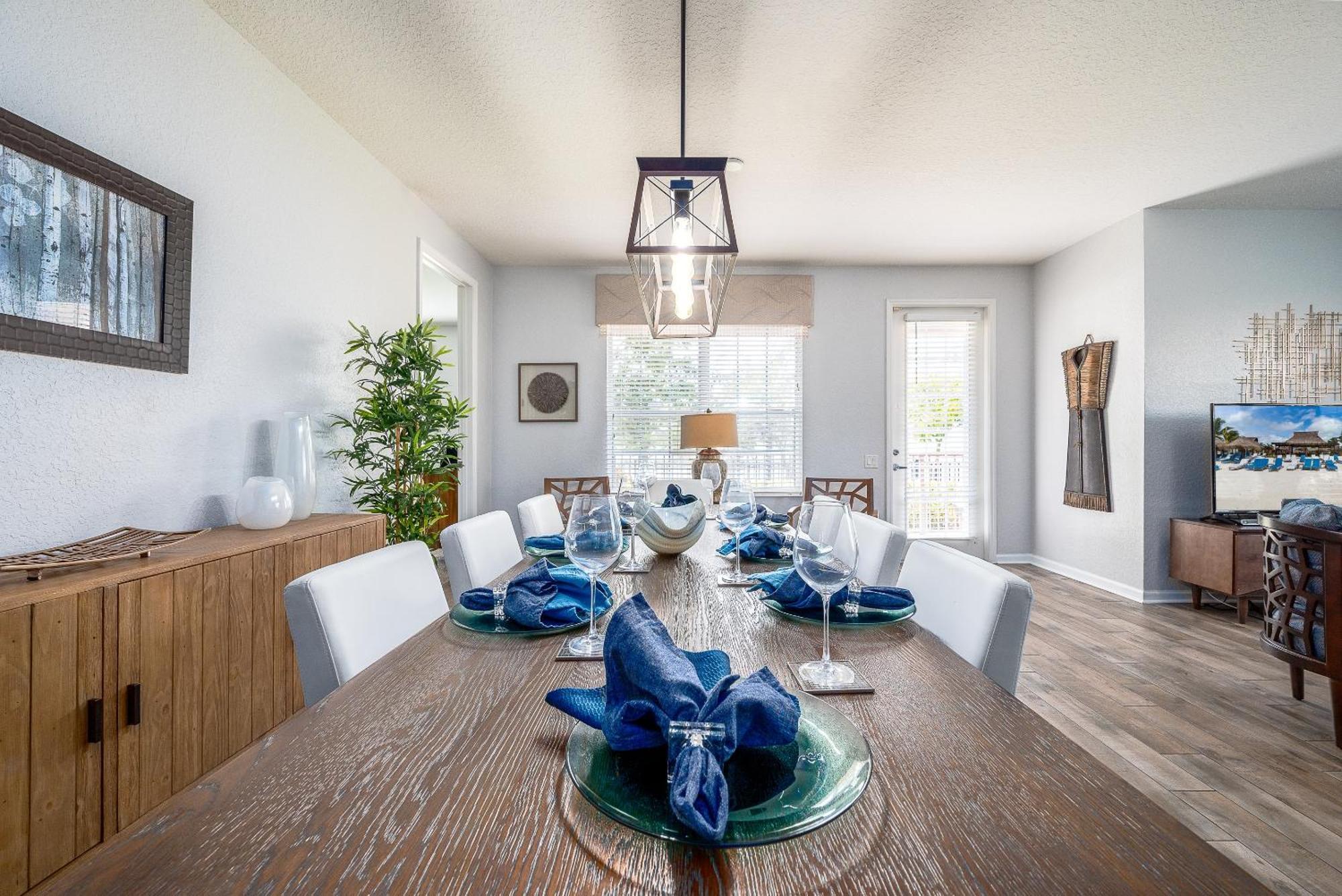 La Vista Lakeview Apartment *