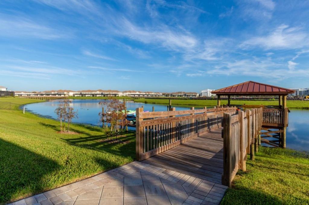 5 Bedrooms - 4 Bathrooms - Storey 4814 Rc * Orlando