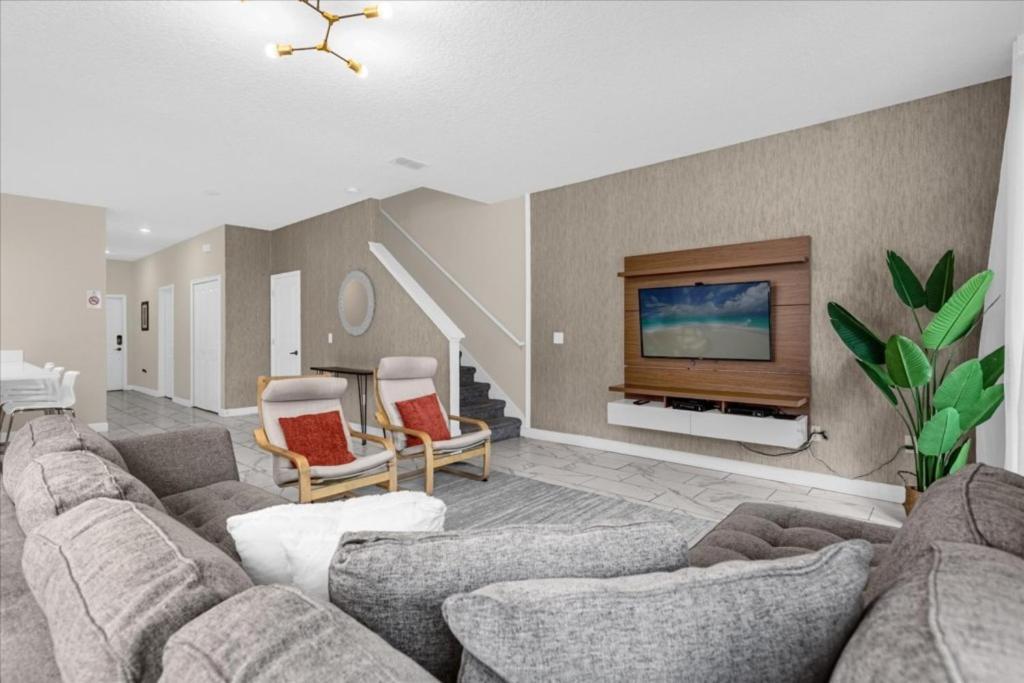 5 Bedrooms - 4 Bathrooms - Storey 4814 Rc Holiday home Orlando