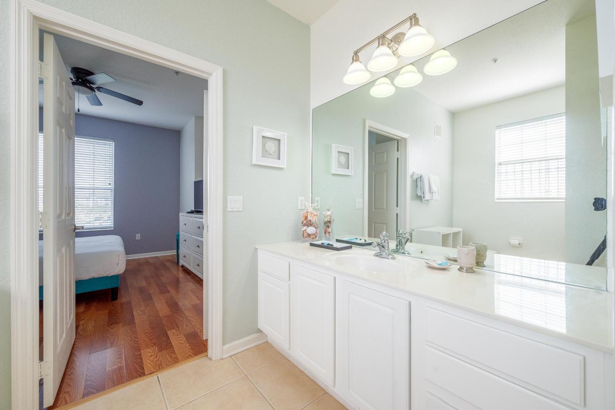 Stylish Vista Cay Luxury Star Near Theme Parks And Walk To The Convention Center Apartment