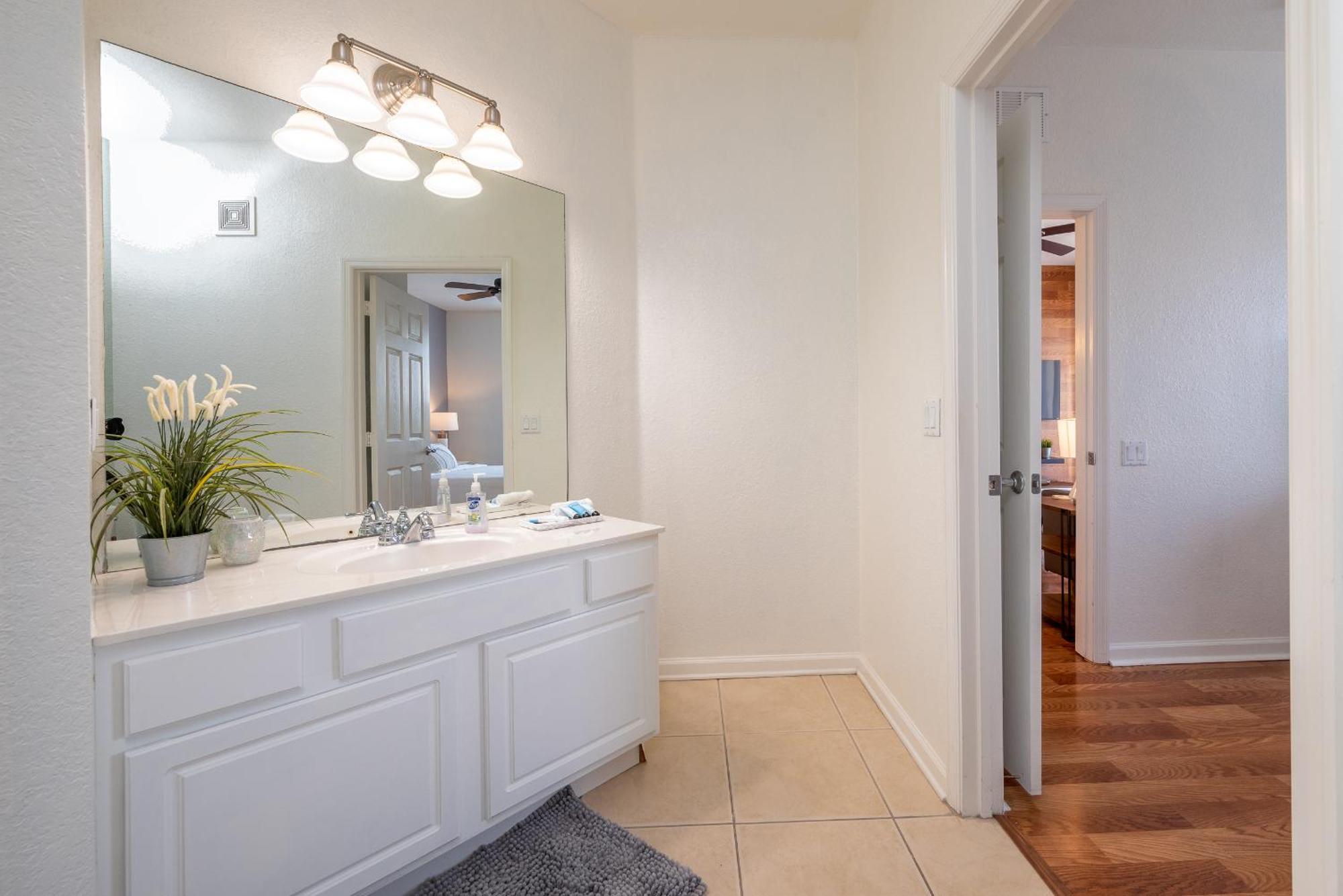 Apartment Stylish Vista Cay Luxury Star Near Theme Parks And Walk To The Convention Center