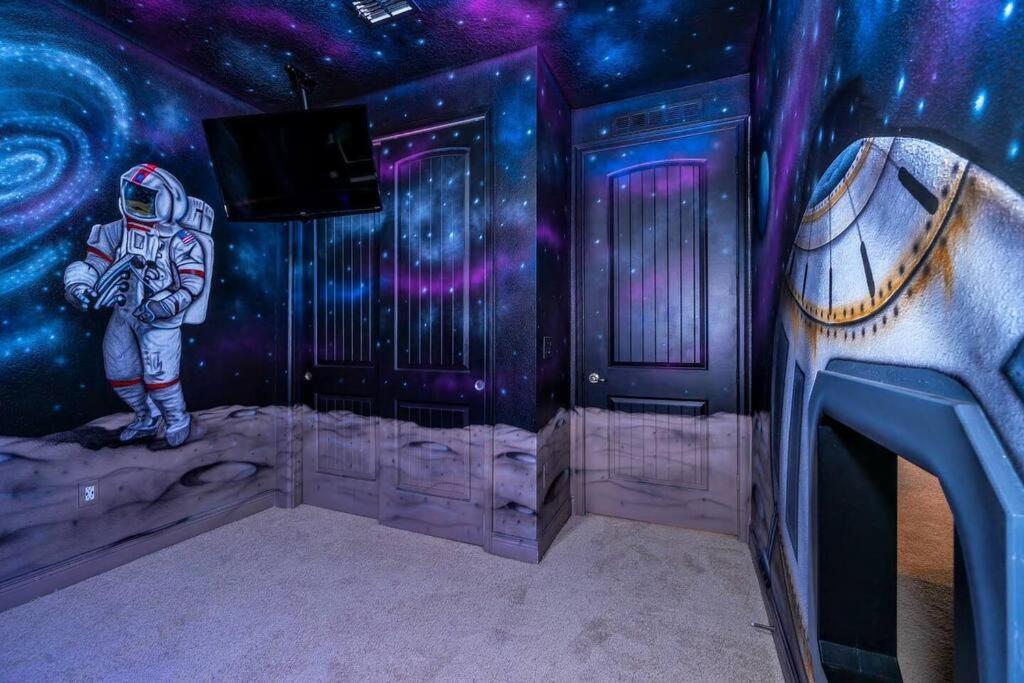8br Mansion: Packed With Fun And Comfort For *