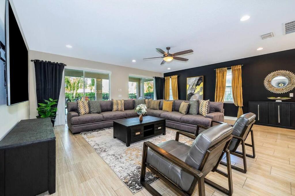 Holiday home 8br Mansion: Packed With Fun And Comfort For