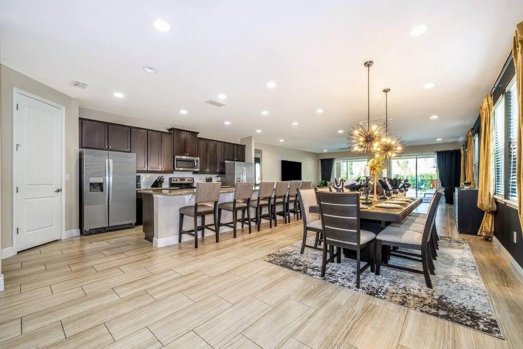 8br Mansion: Packed With Fun And Comfort For *