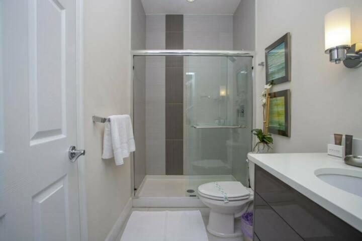 Holiday home Serenity 3 Bedroom Vacation 17419 *