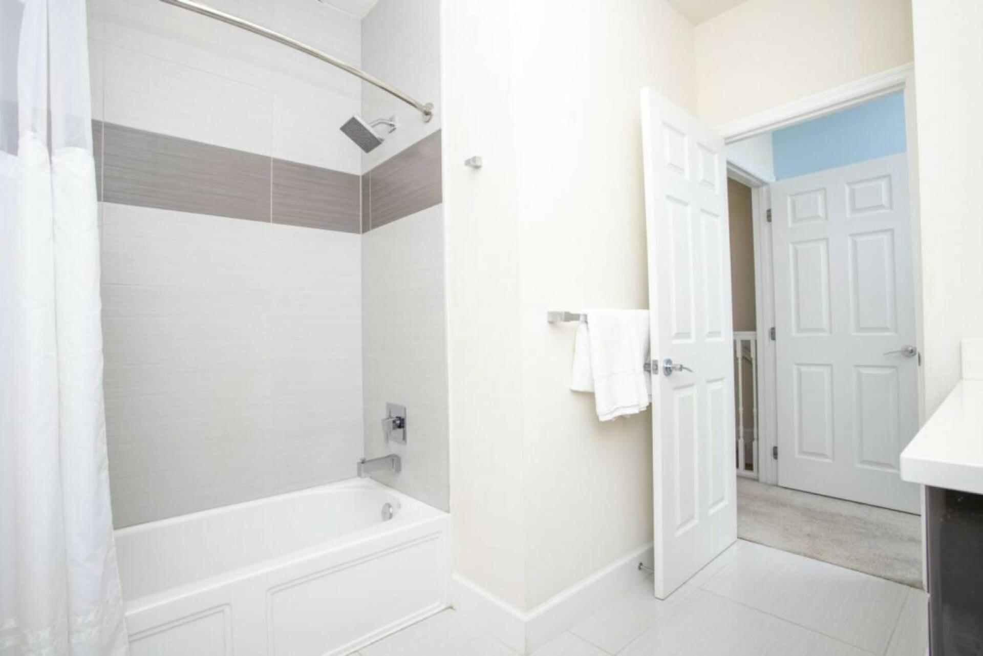 Serenity 3 Bedroom Vacation 17419