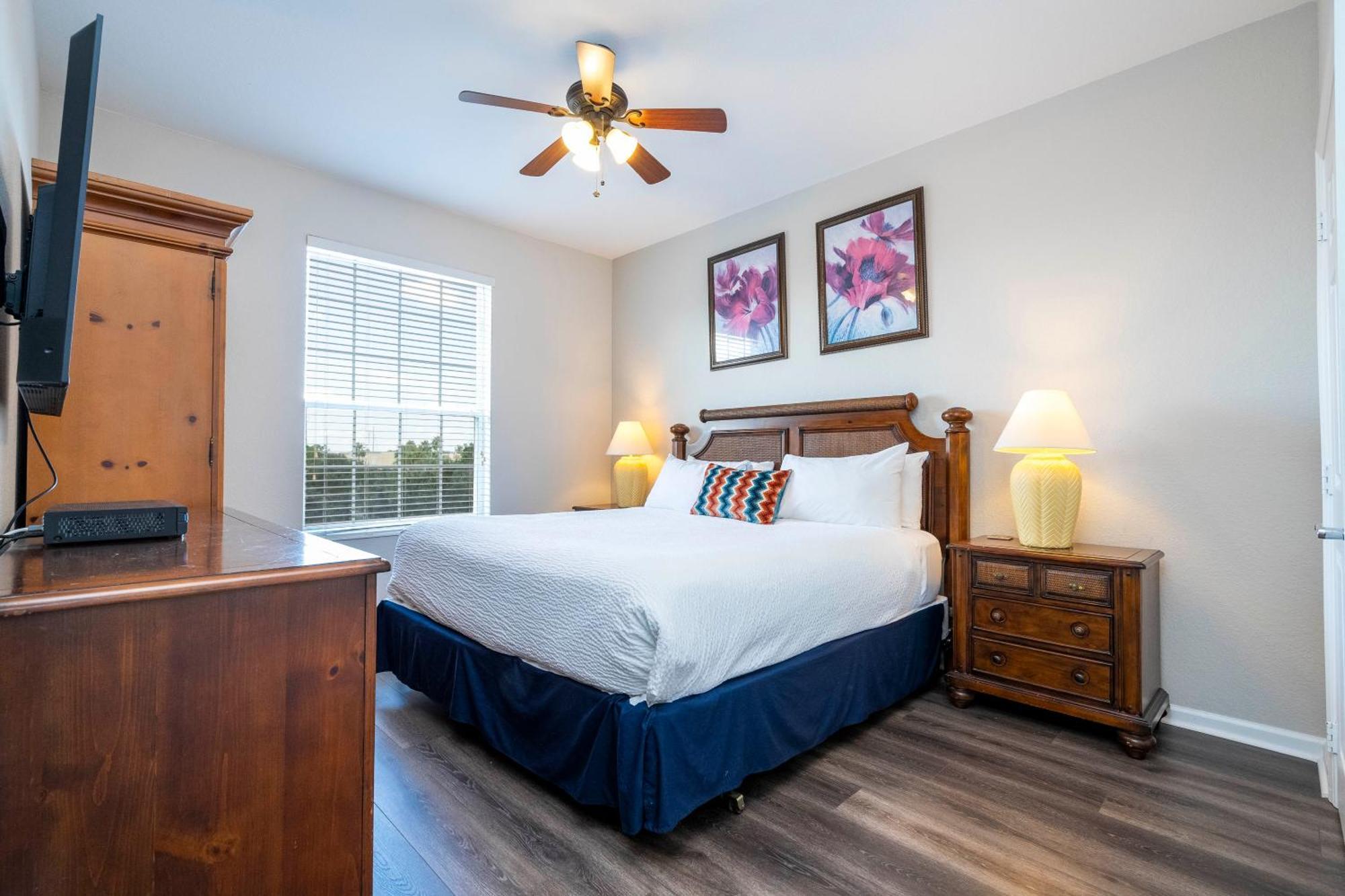 Location Location Near Parks! Int'l Dr Apartment *