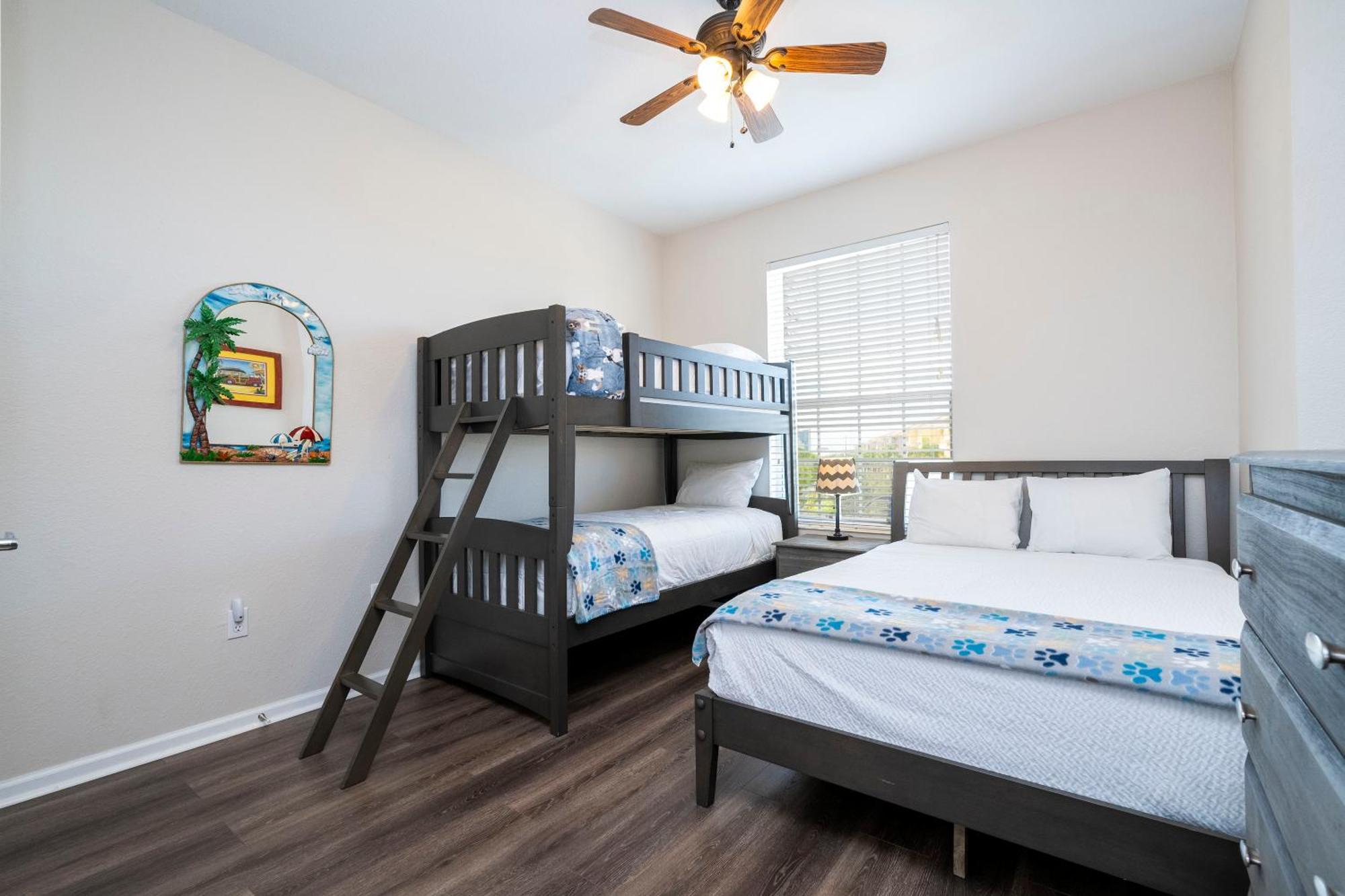 Location Location Near Parks! Int'l Dr