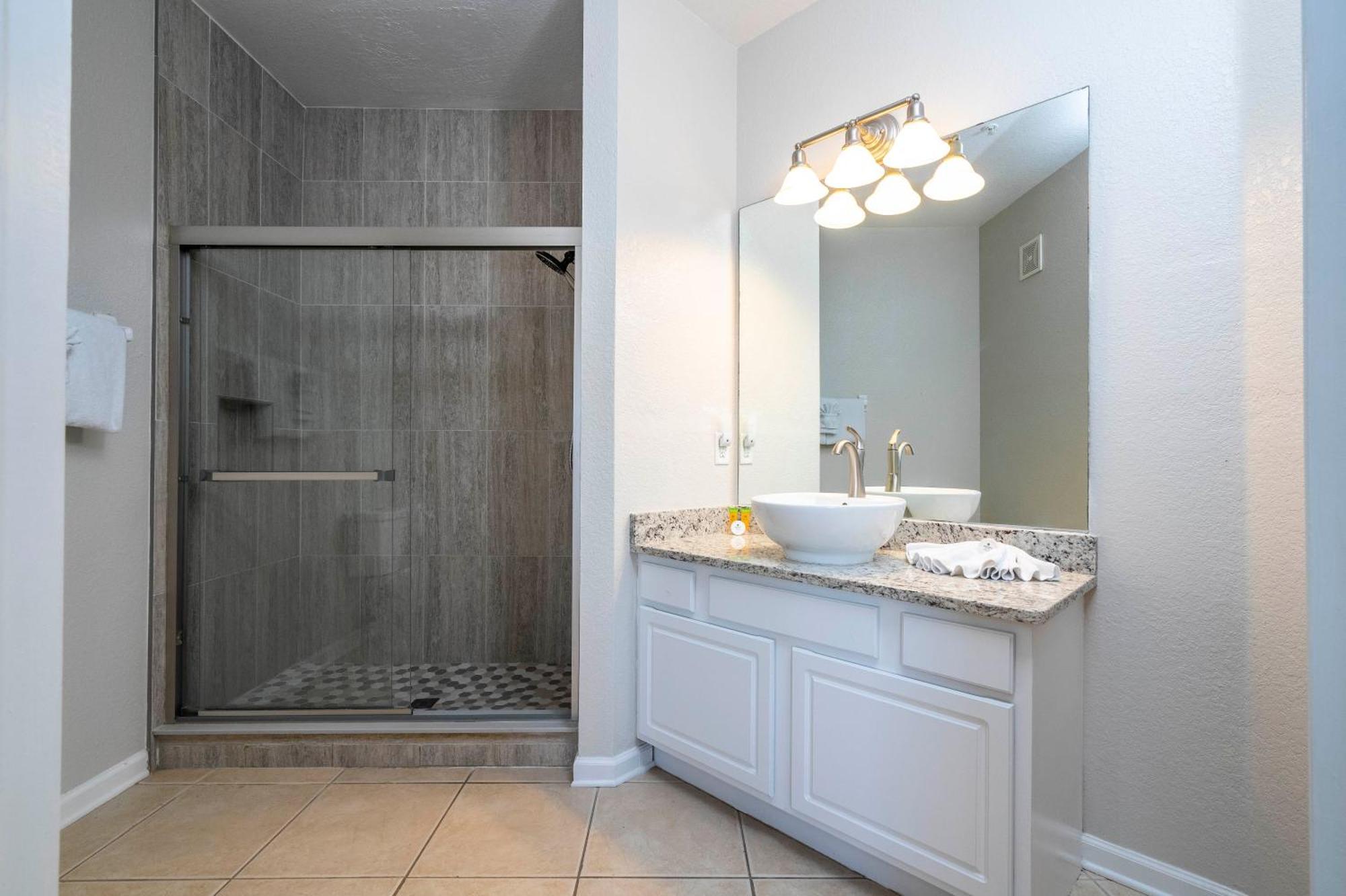 Location Location Near Parks! Int'l Dr * Orlando