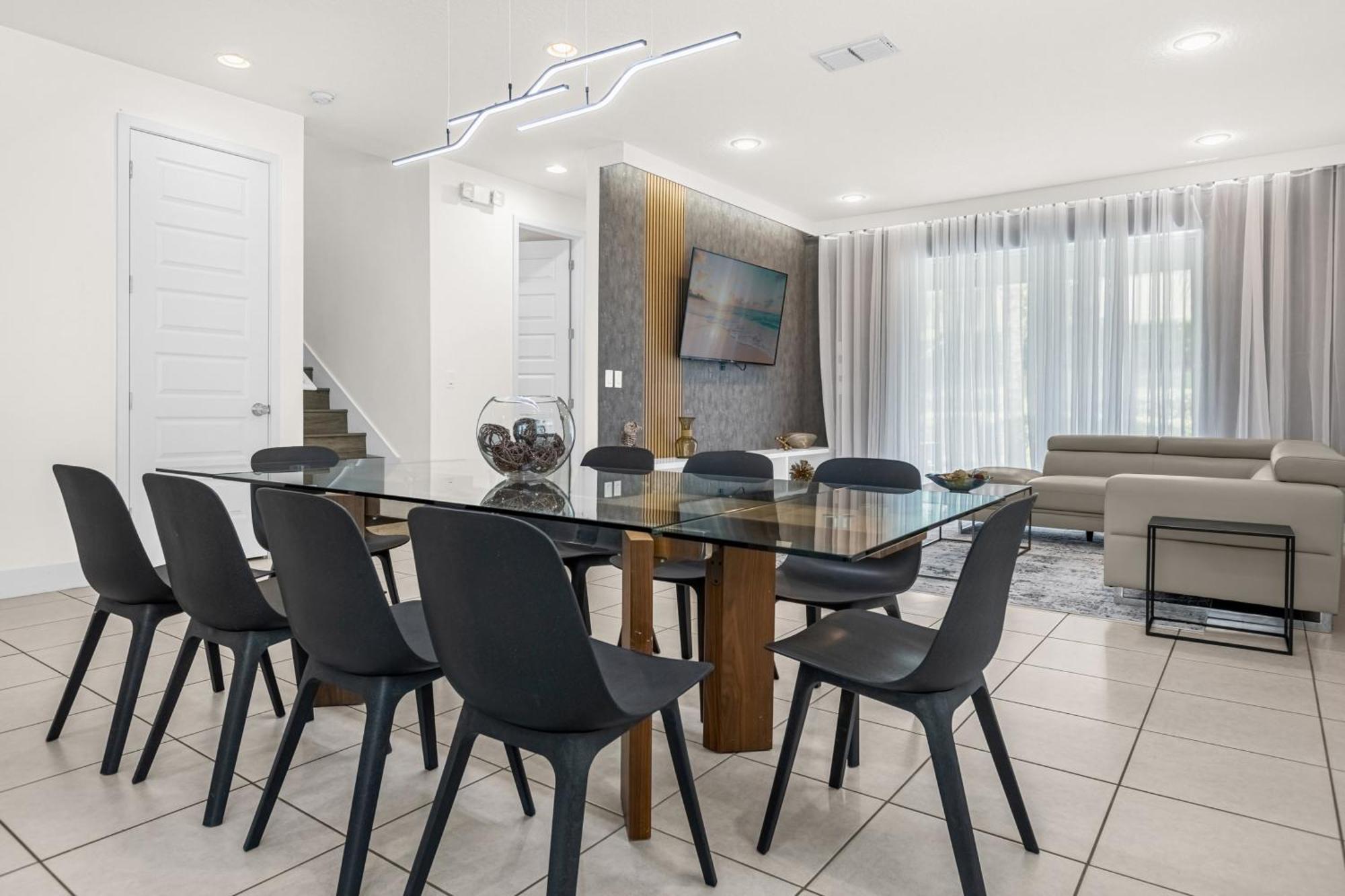 8 Bedrooms - 7 Bathrooms - Encore 7502 Ma