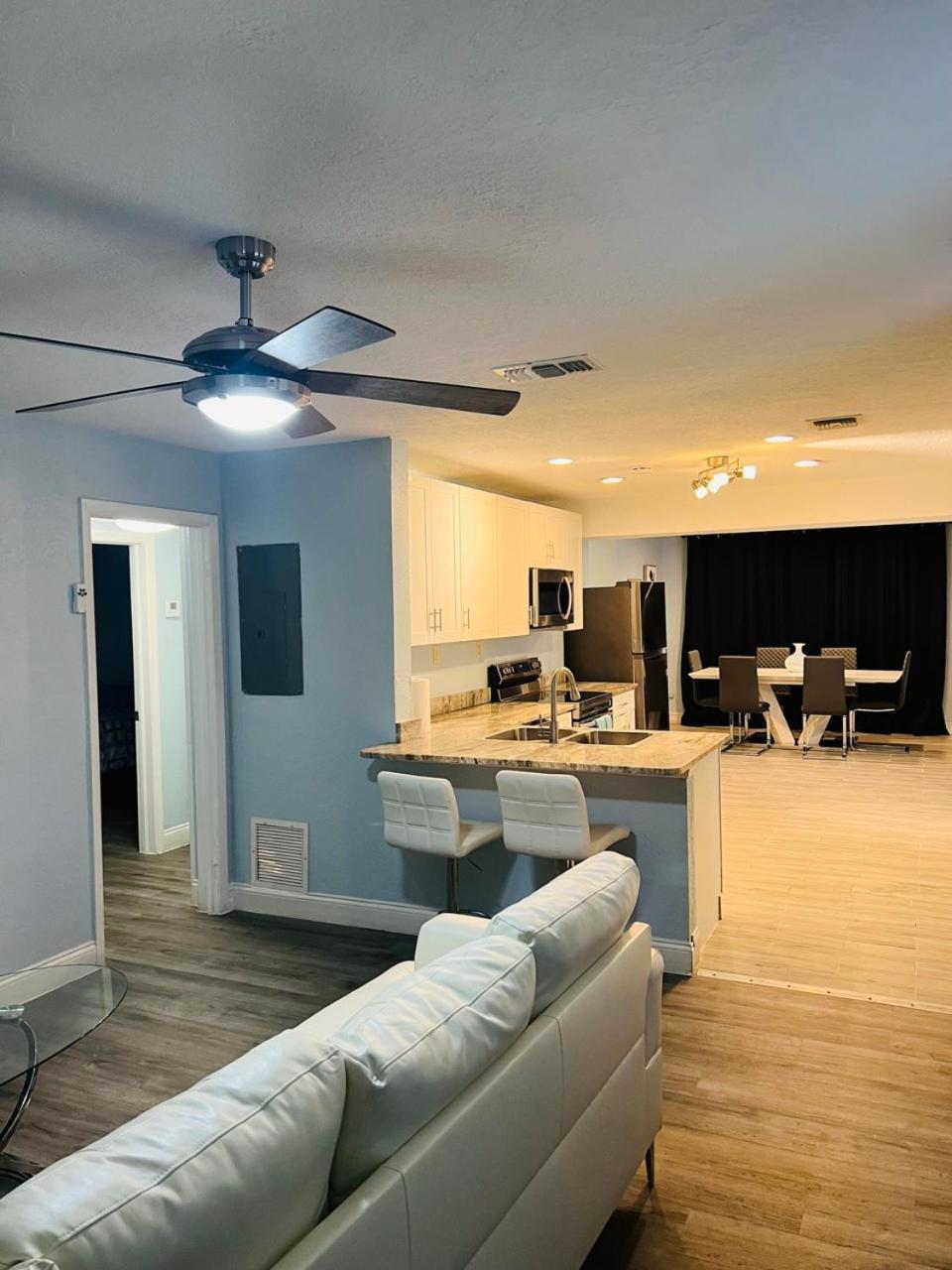 3bdrm Modern Entertainment Holiday home