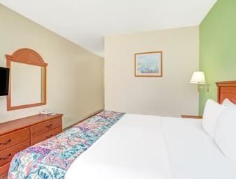 Baymont & Orlando/universal Area Orlando
