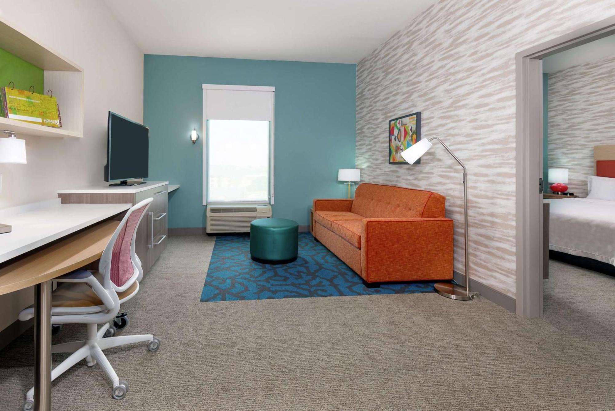 Home2 By Hilton Near Universal 3*