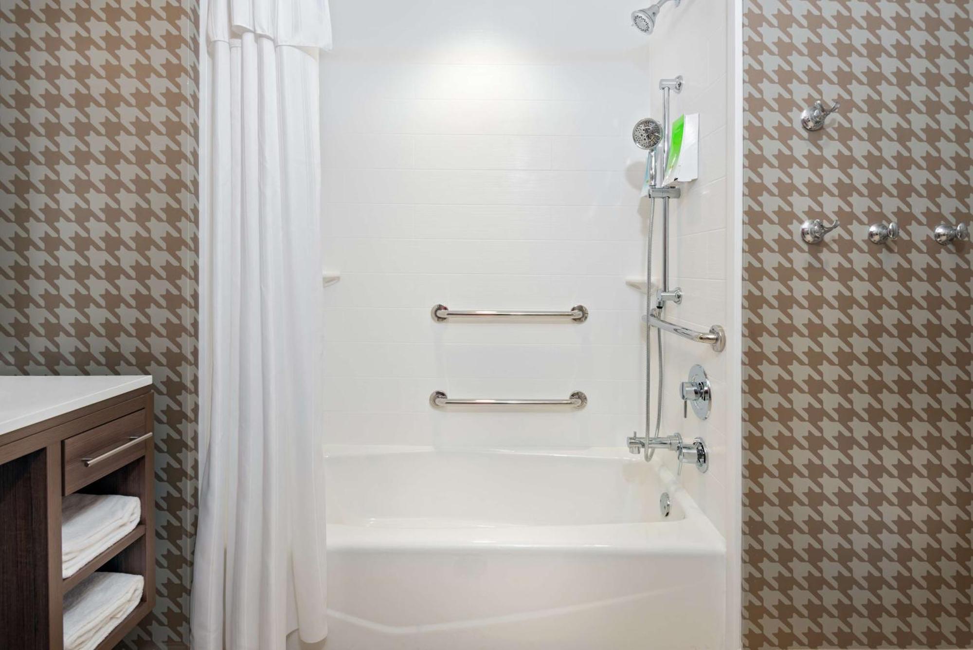 Home2 By Hilton Near Universal Hotel Orlando
