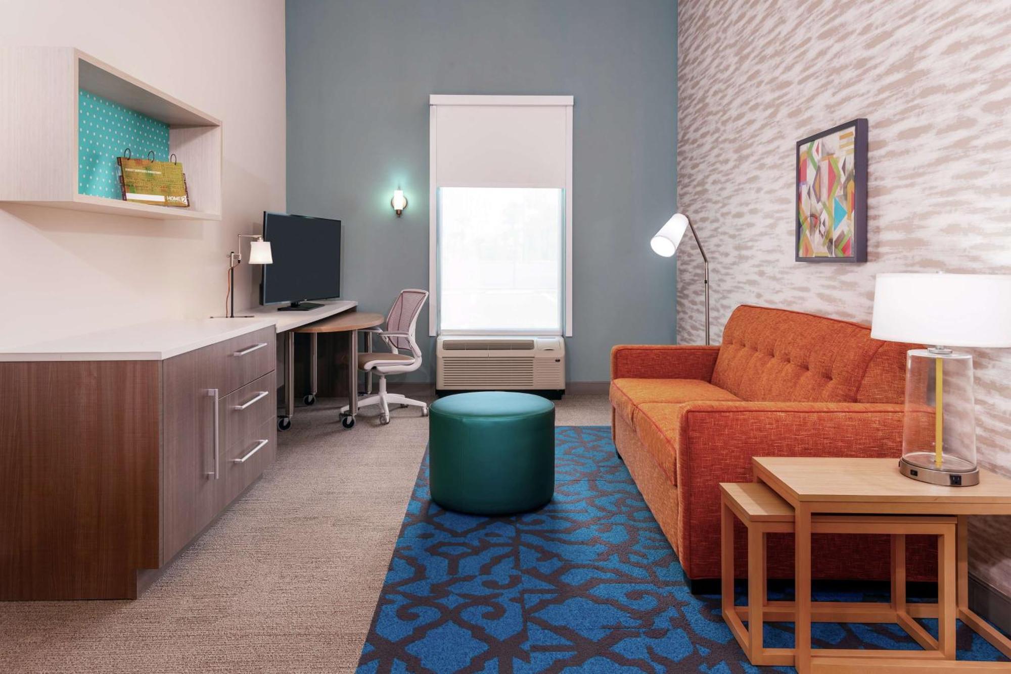 Home2 By Hilton Near Universal 3*