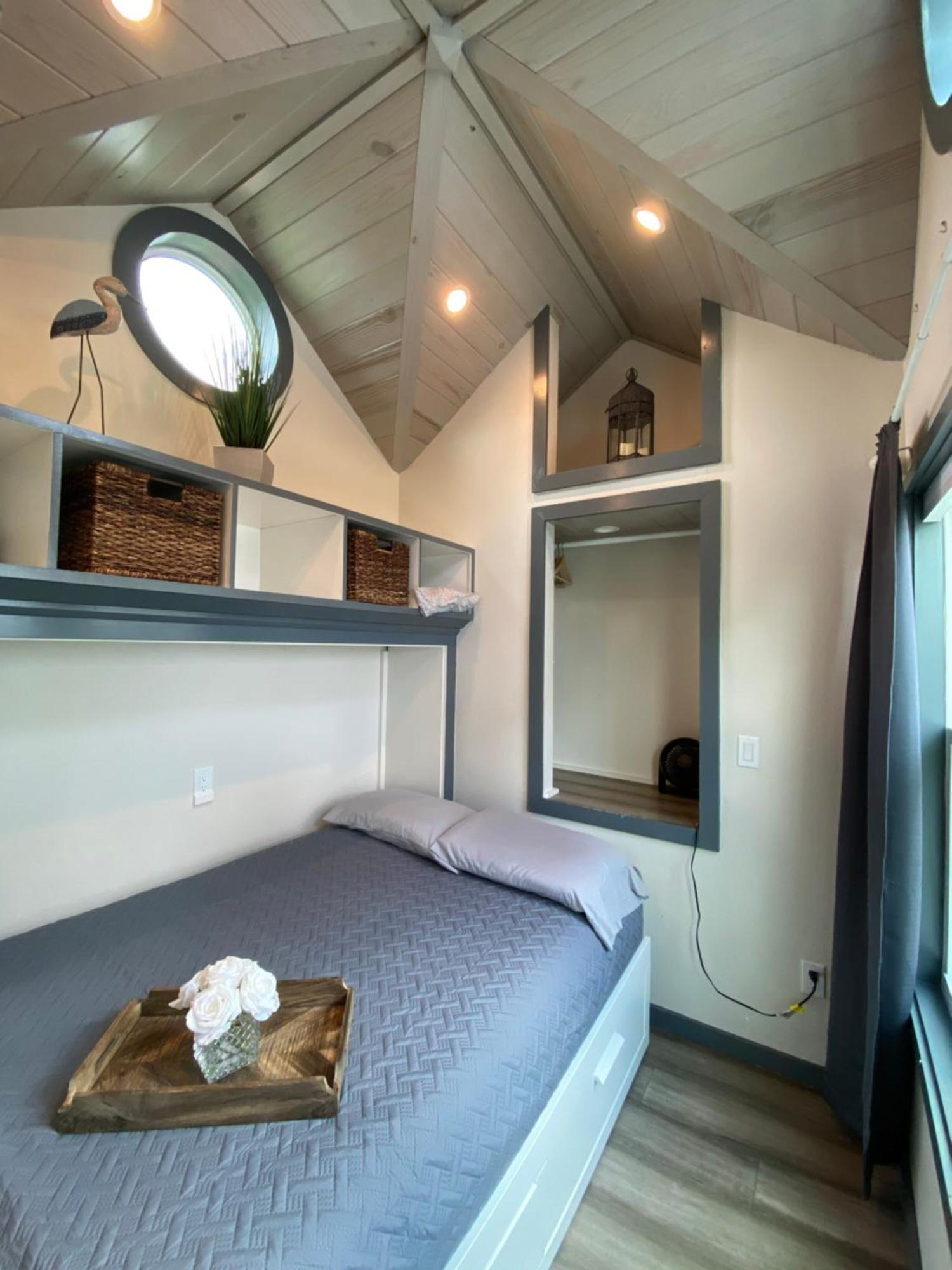 Lakefront Tiny Homes 6 Month * Orlando