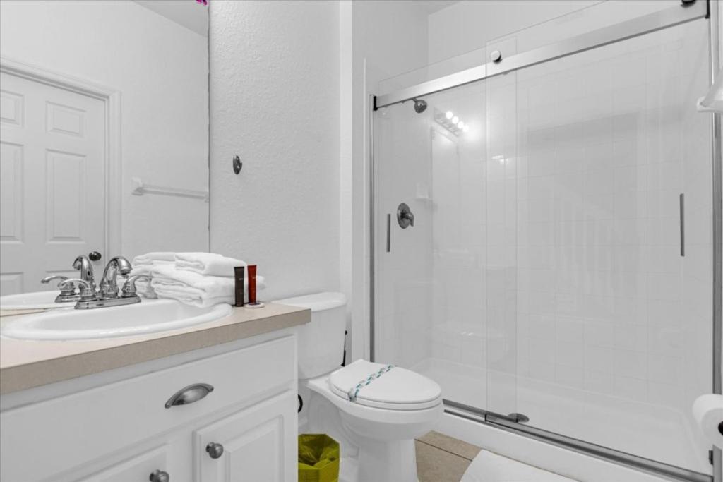 3 Bedrooms - 3 Bathrooms - Windsor Hills 7658 Kc