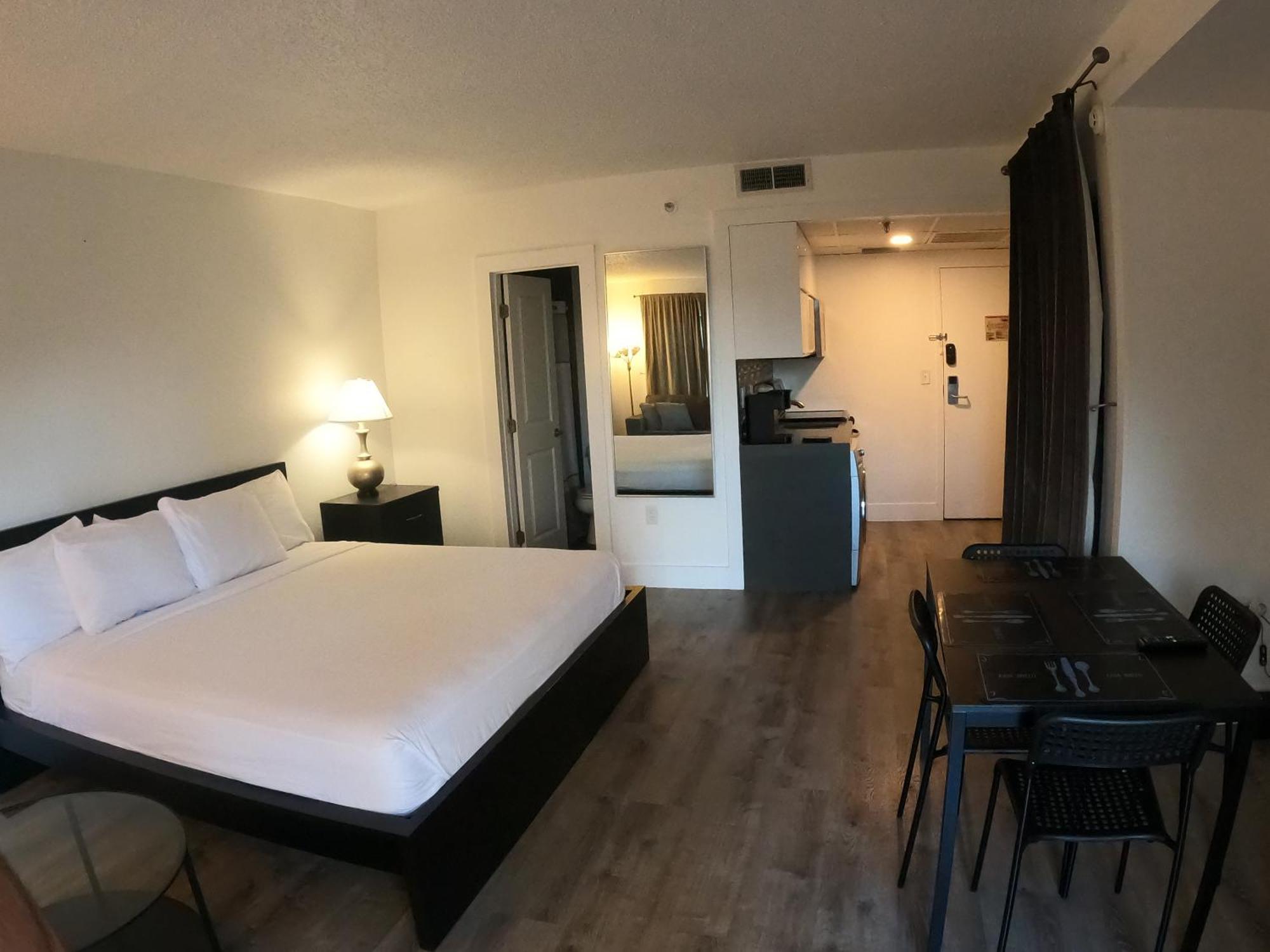 Cozy On International Dr. Near Universal Orlando