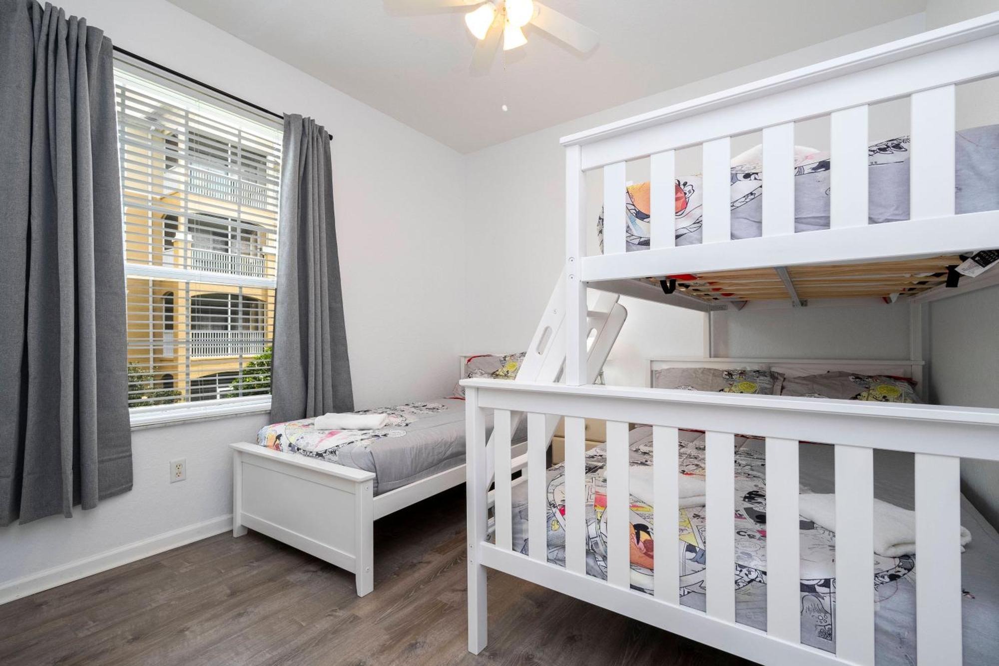 Apartment Enchanting - 2 Miles To - 203 Orlando