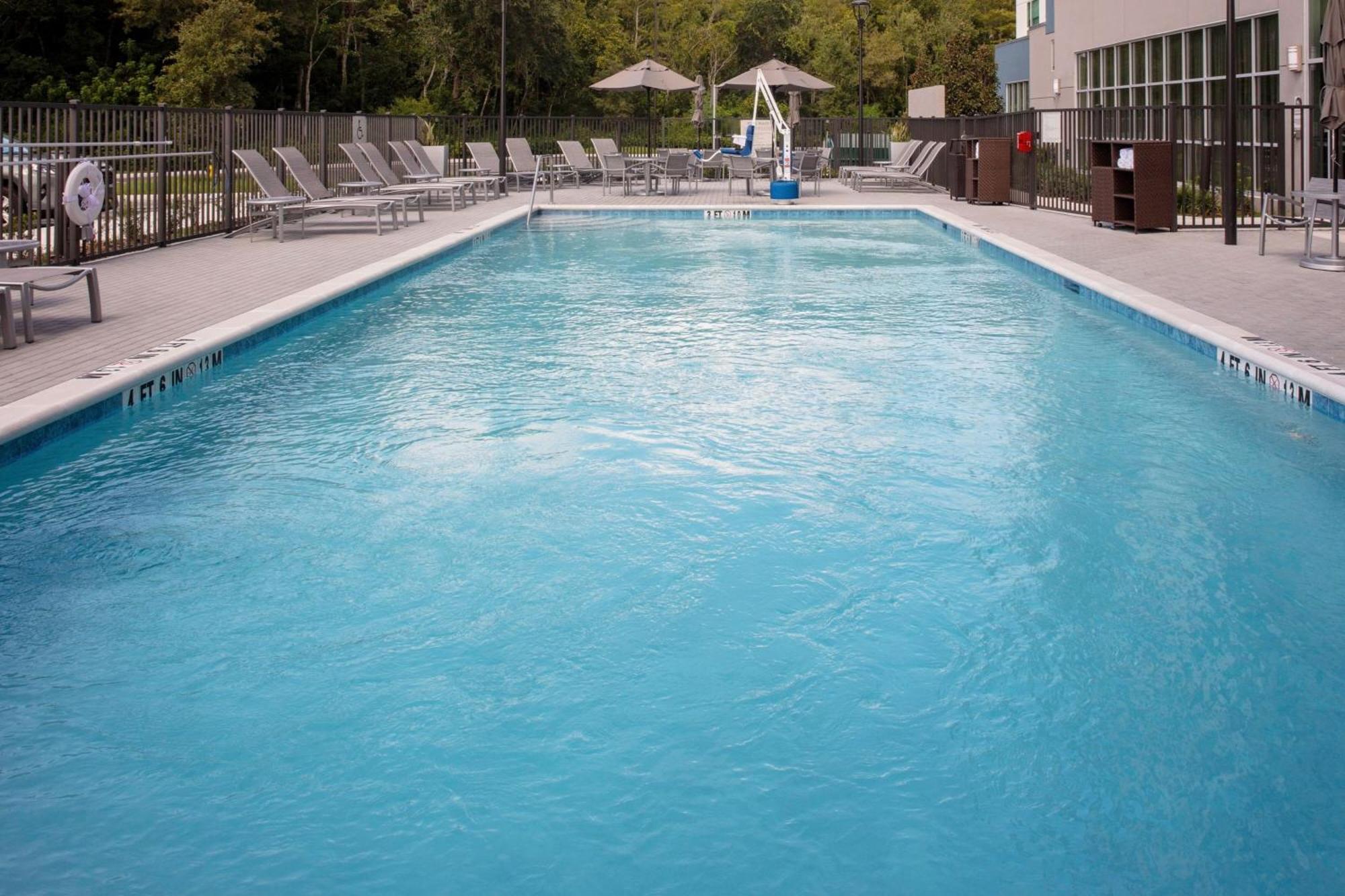 Hotel Towneplace By Marriott Airport