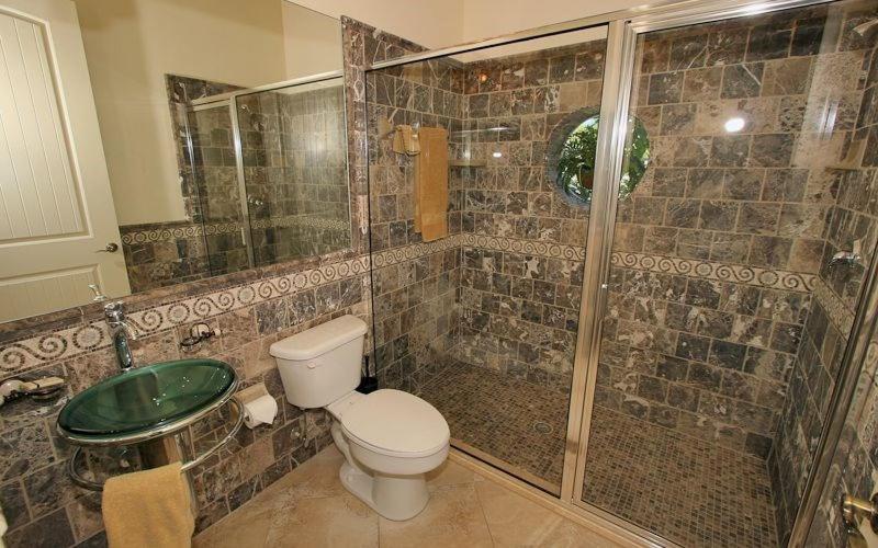 Apartment Lakeside Villa: Opulent 8br Paradise In St. Georges Manor, Formosa Gardens, Fl *