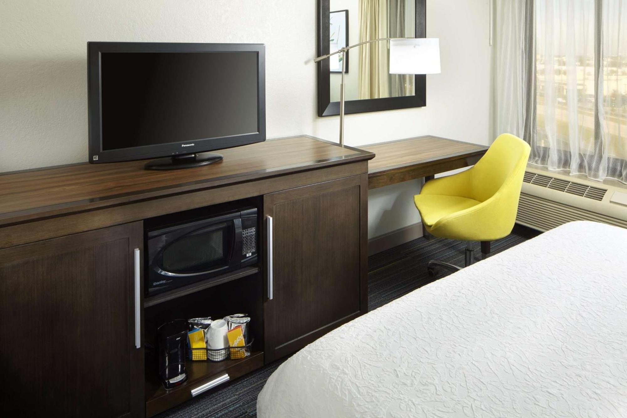 Hotel Hampton Near Universal Blv/international Dr 3*