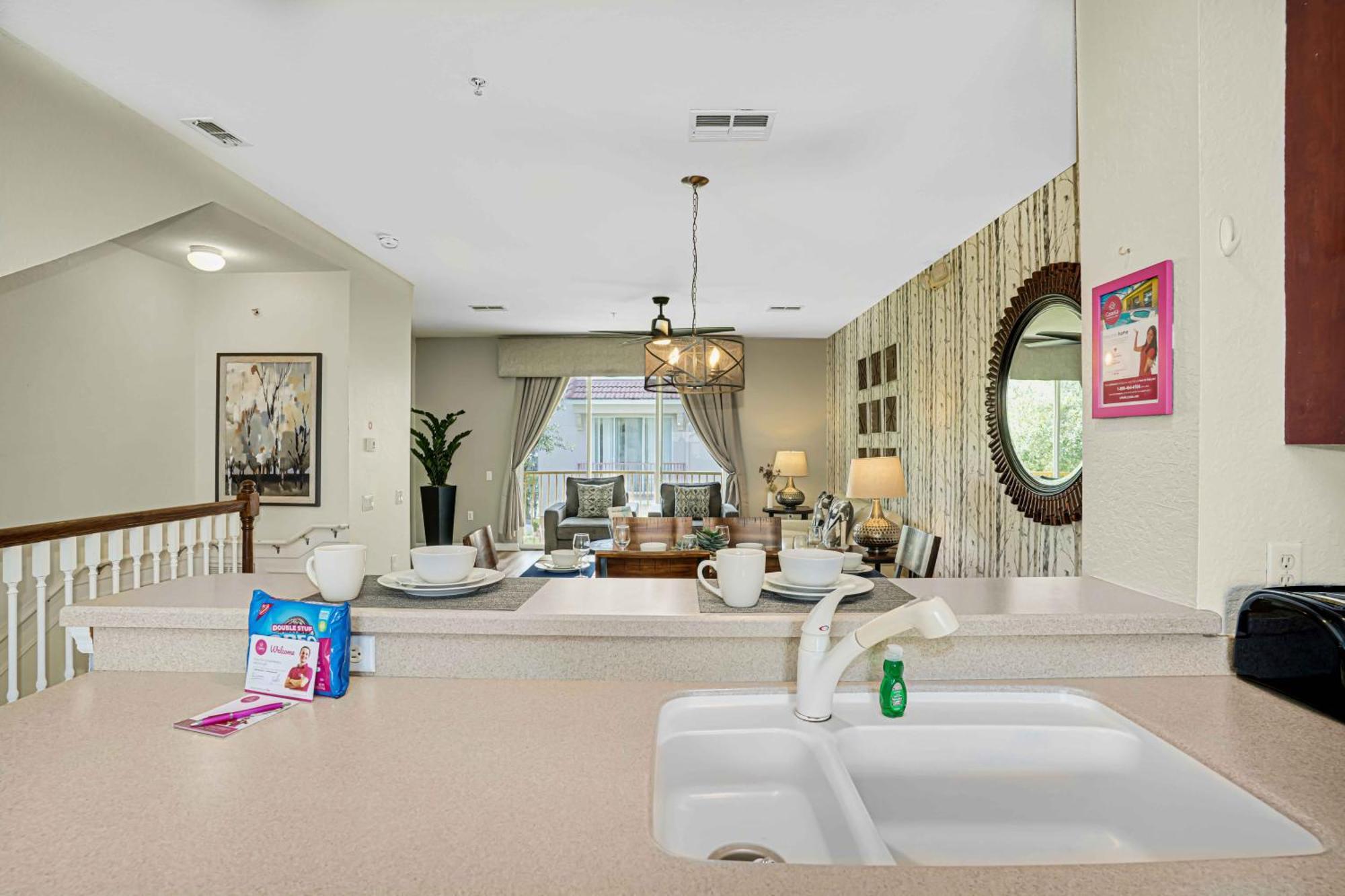 Spacious Townhome Wpatio Garage Sleeps10 *