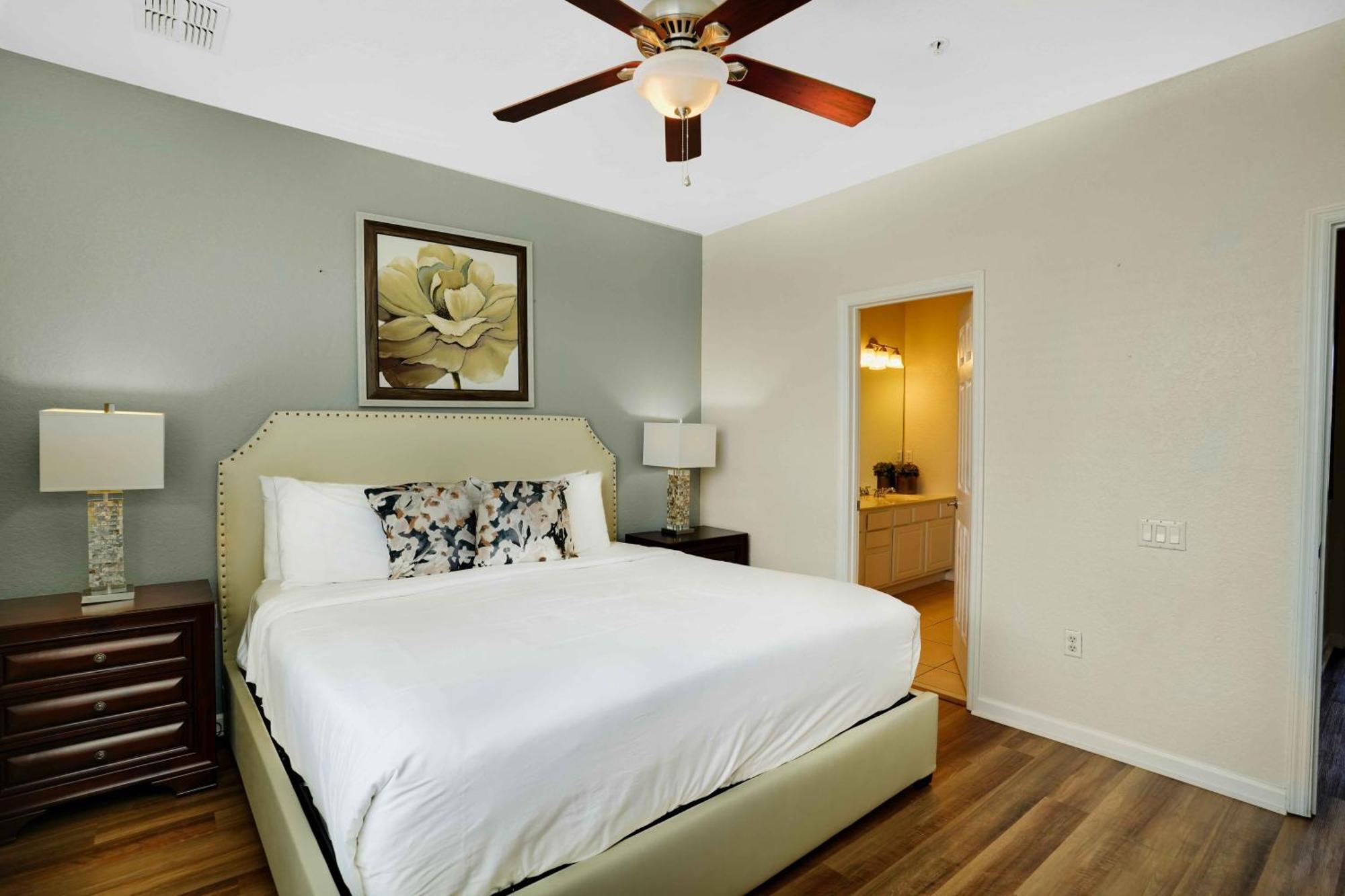 Spacious Townhome Wpatio Garage Sleeps10 Orlando