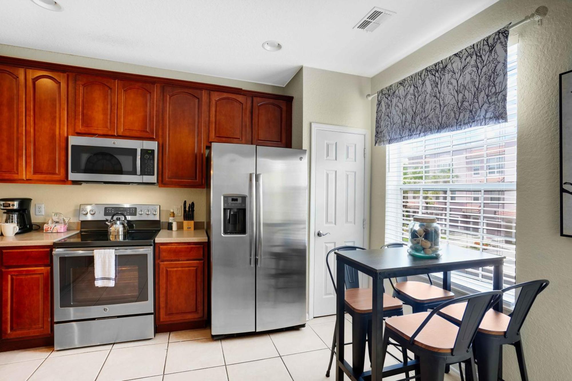 Holiday home Spacious Townhome Wpatio Garage Sleeps10 Orlando