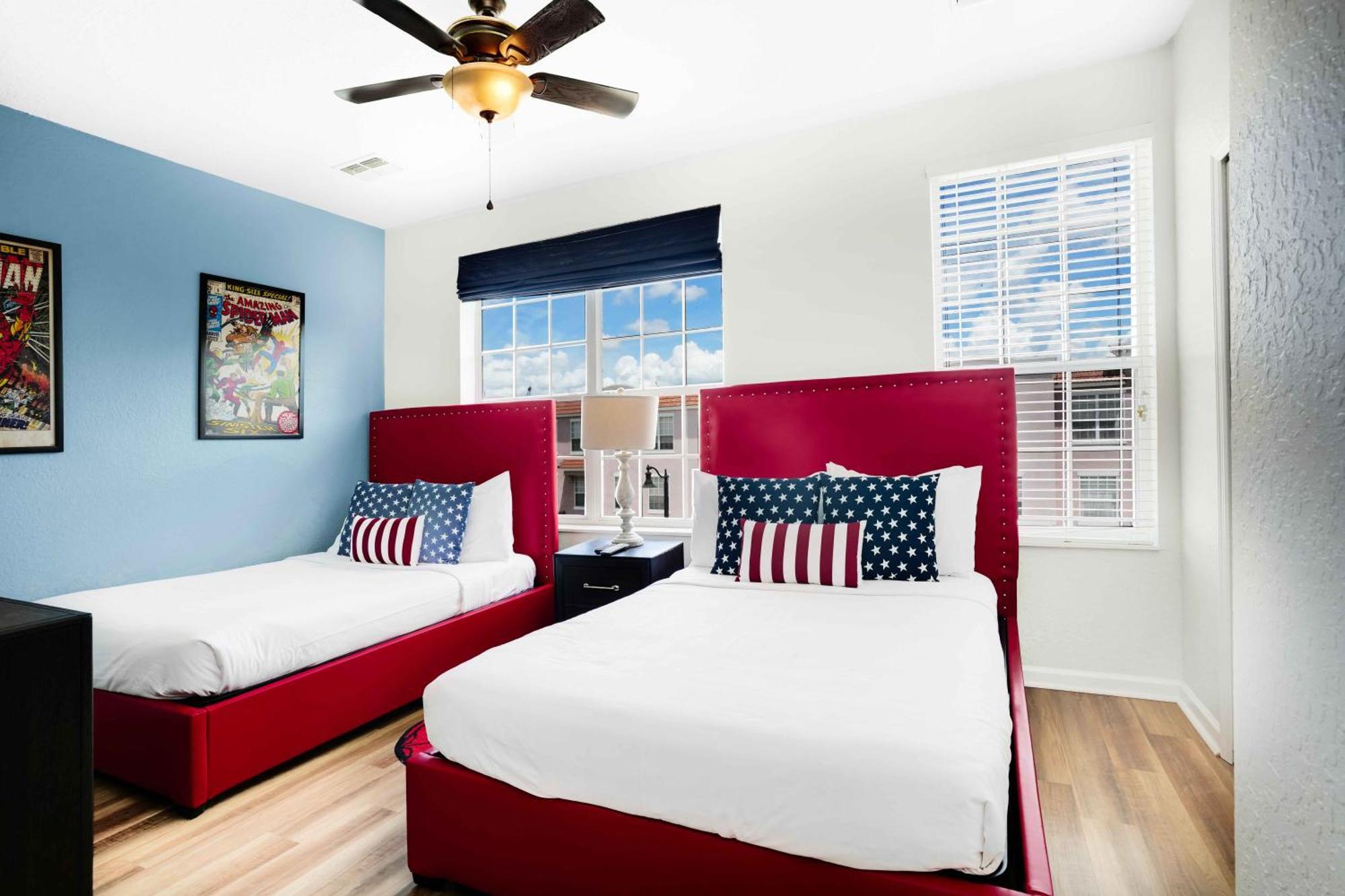 Spacious Townhome Wpatio Garage Sleeps10 Holiday home *