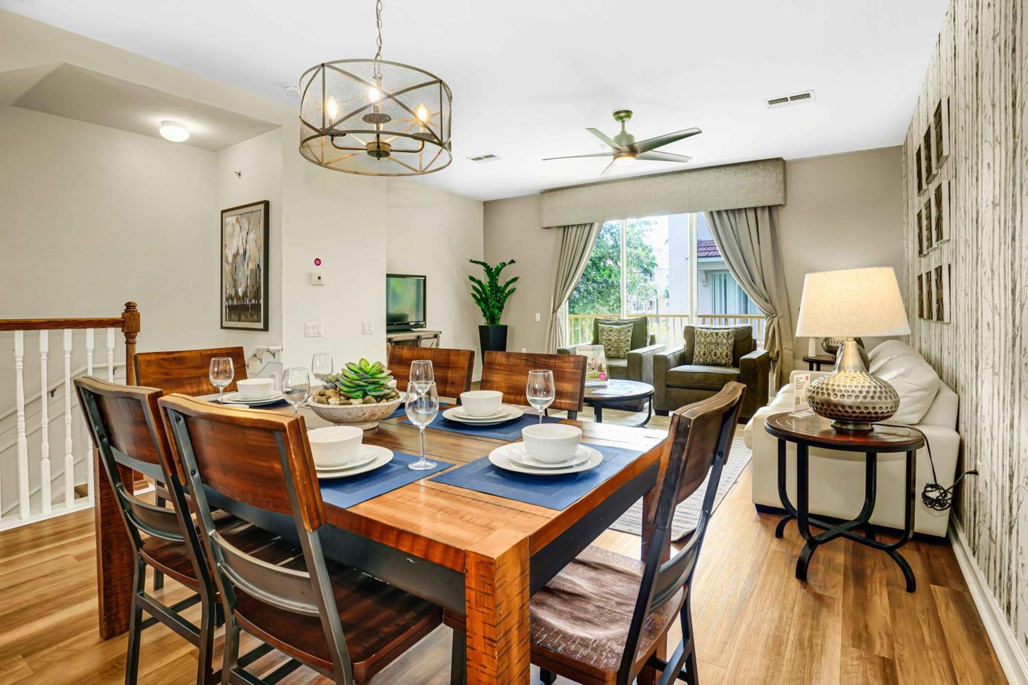 Spacious Townhome Wpatio Garage Sleeps10 Orlando