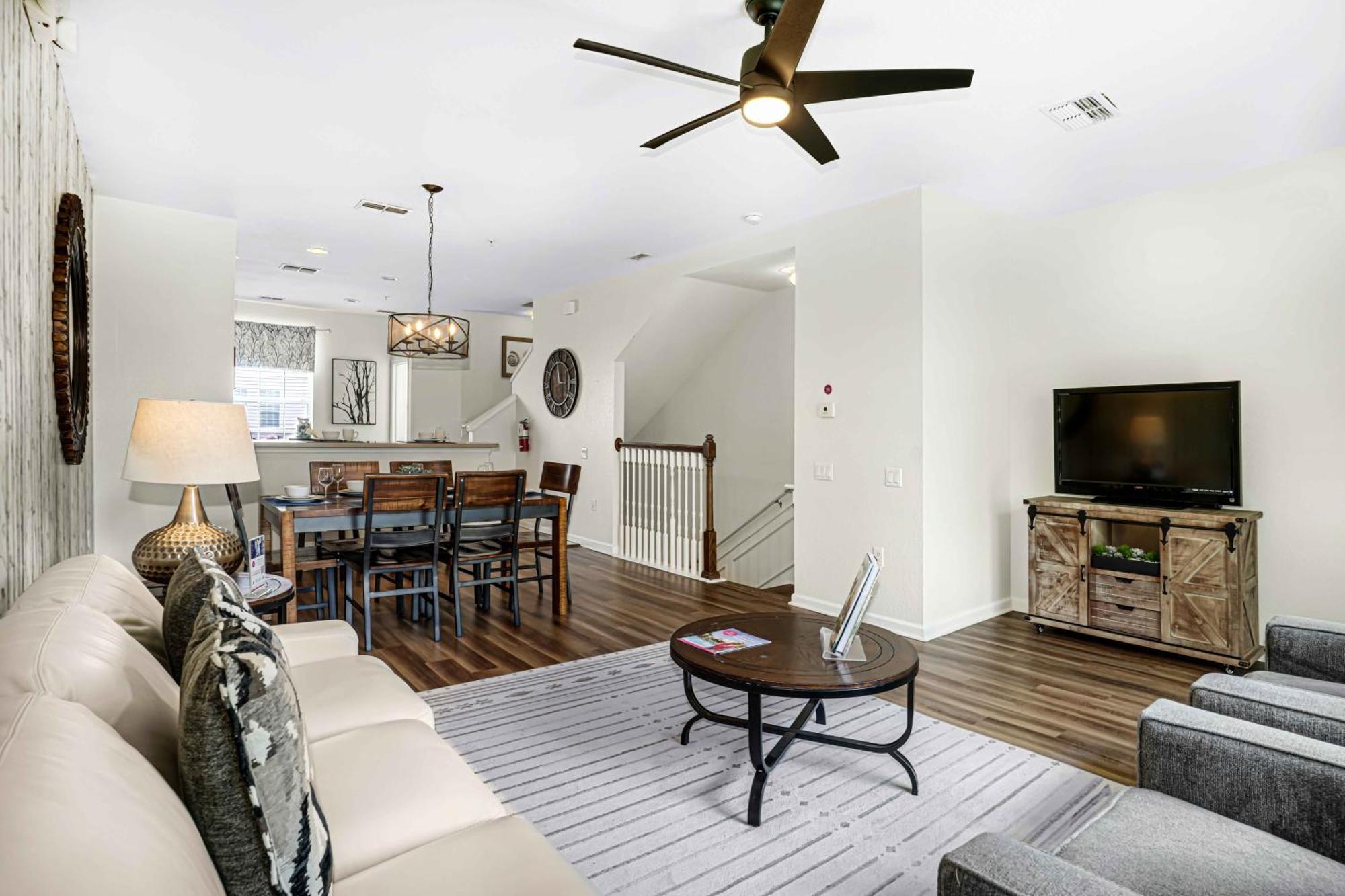 Spacious Townhome Wpatio Garage Sleeps10 Holiday home Orlando