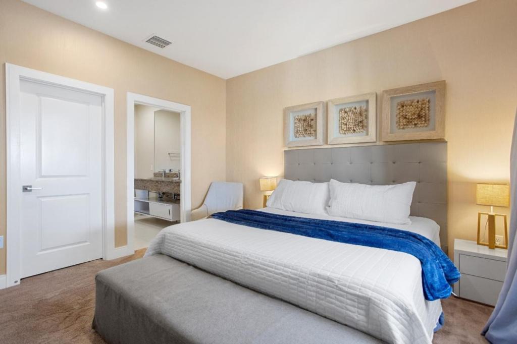 4 Bedroom- 4,5 Bathroom Magic Village 3239 Ba Holiday home