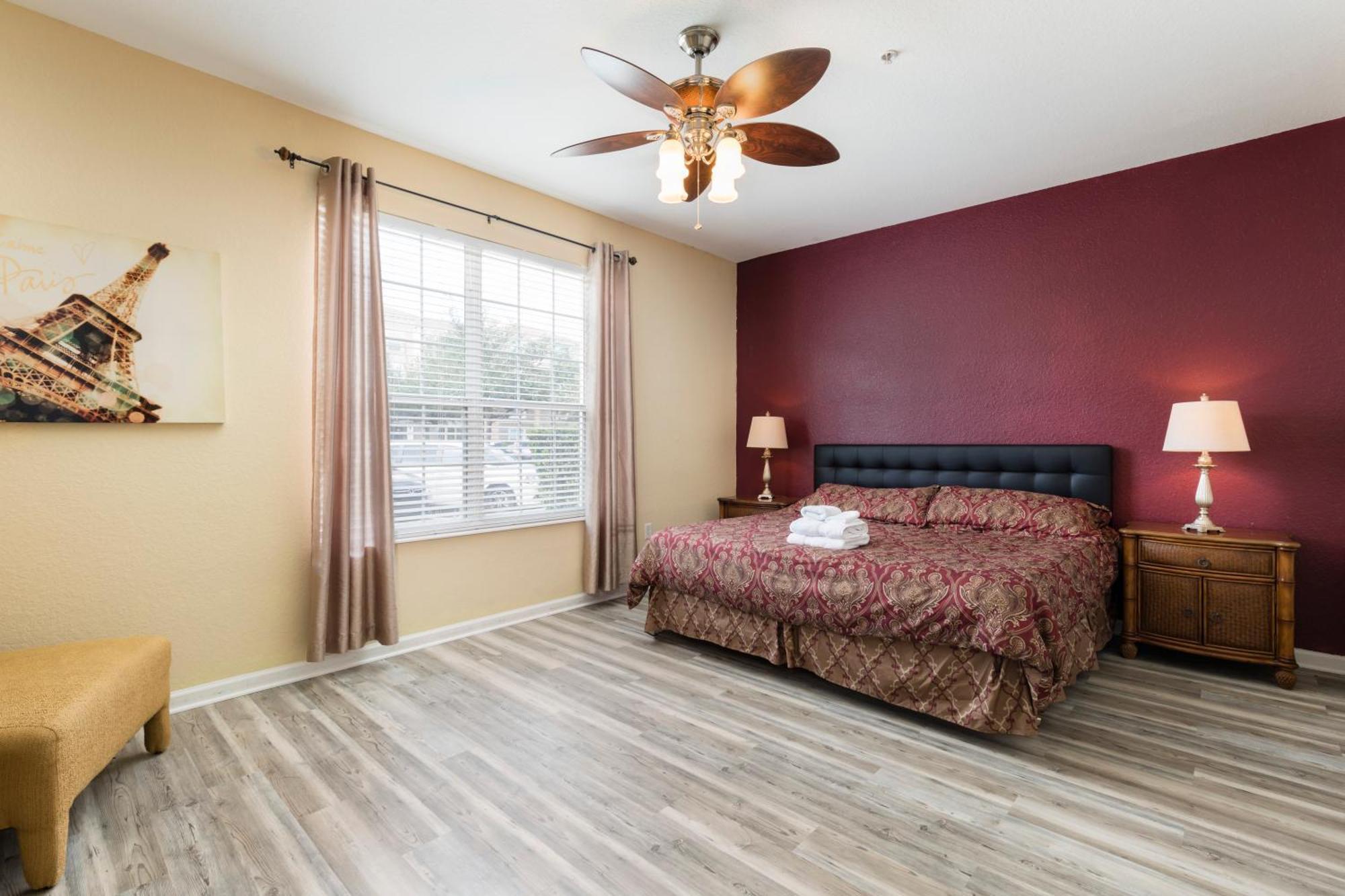 Renovated 4br 5min Conv Center Holiday home *