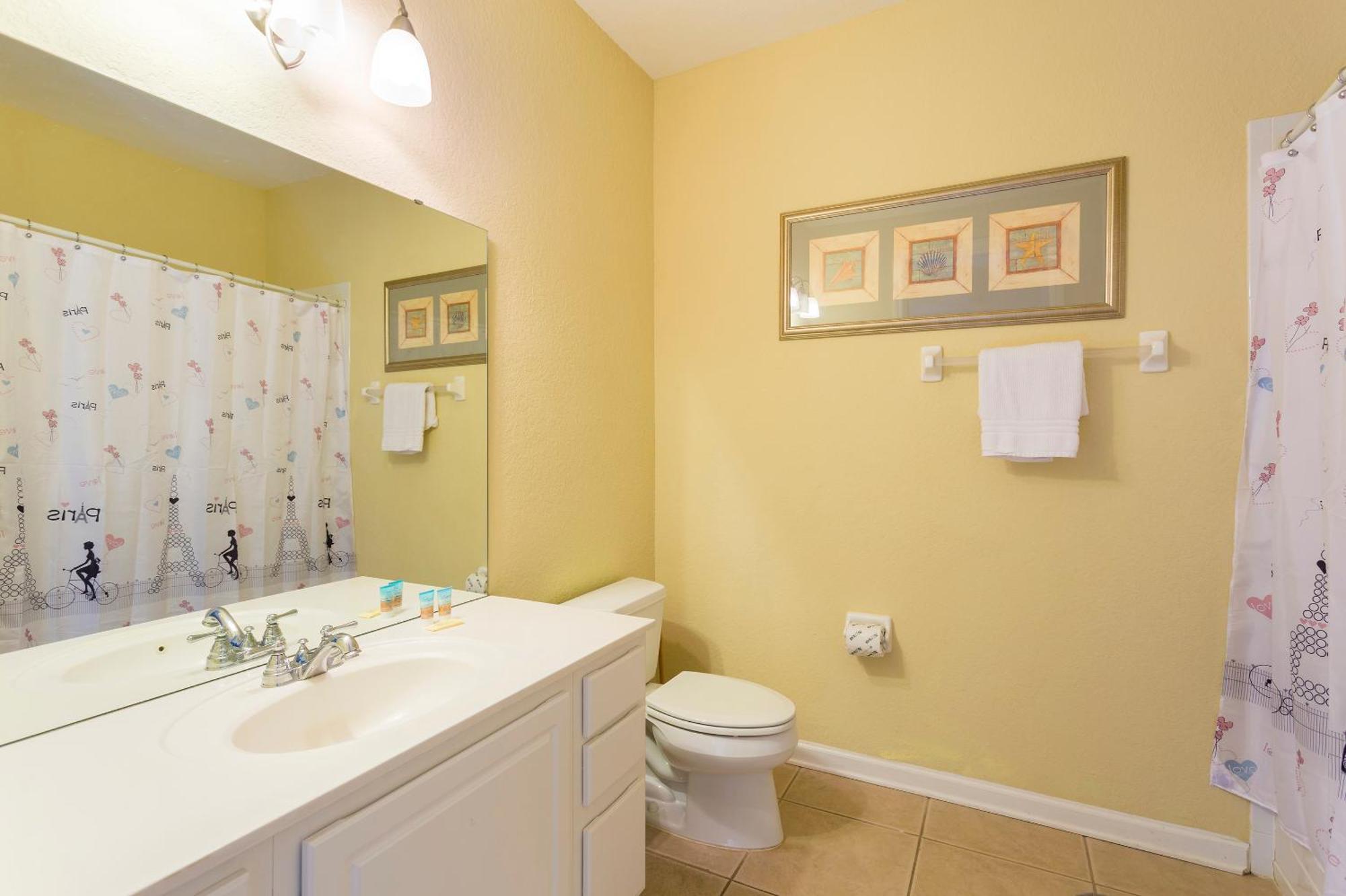 Holiday home Renovated 4br 5min Conv Center *