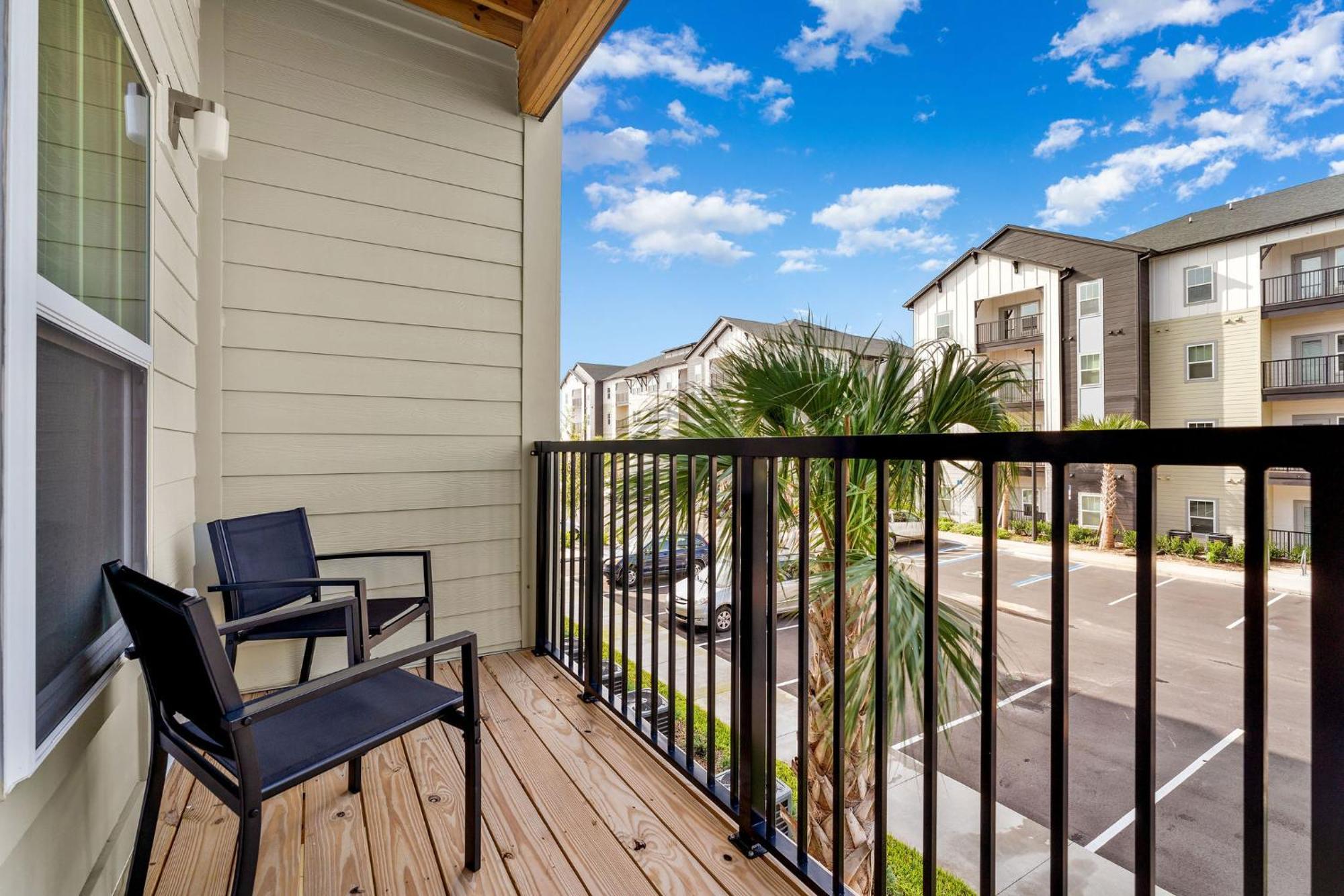 Apartment Complete Contemporary 10 Min To Parks Pets Allowed, Resort-style Amenities Orlando
