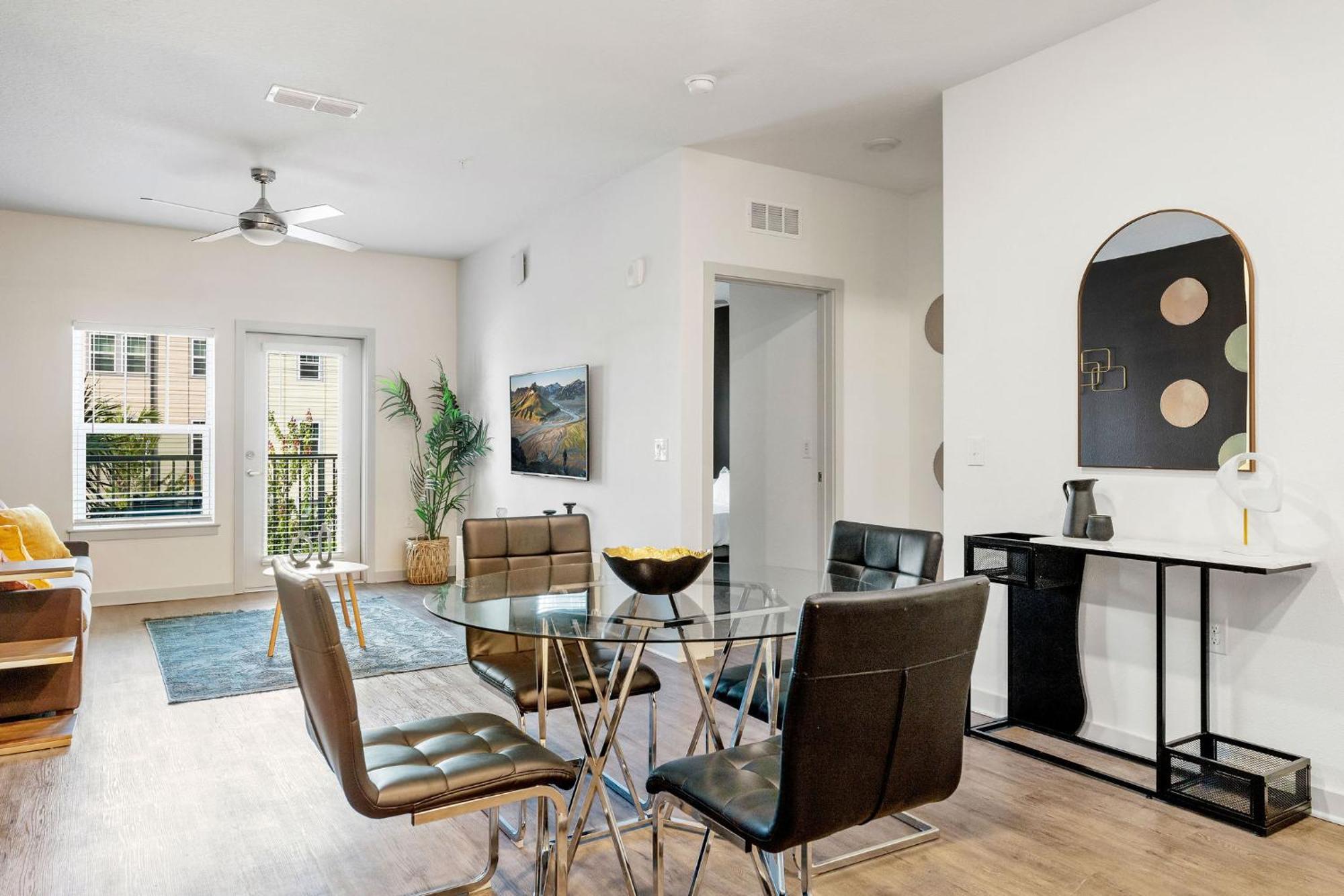 Complete Contemporary 10 Min To Parks Pets Allowed, Resort-style Amenities Apartment Orlando