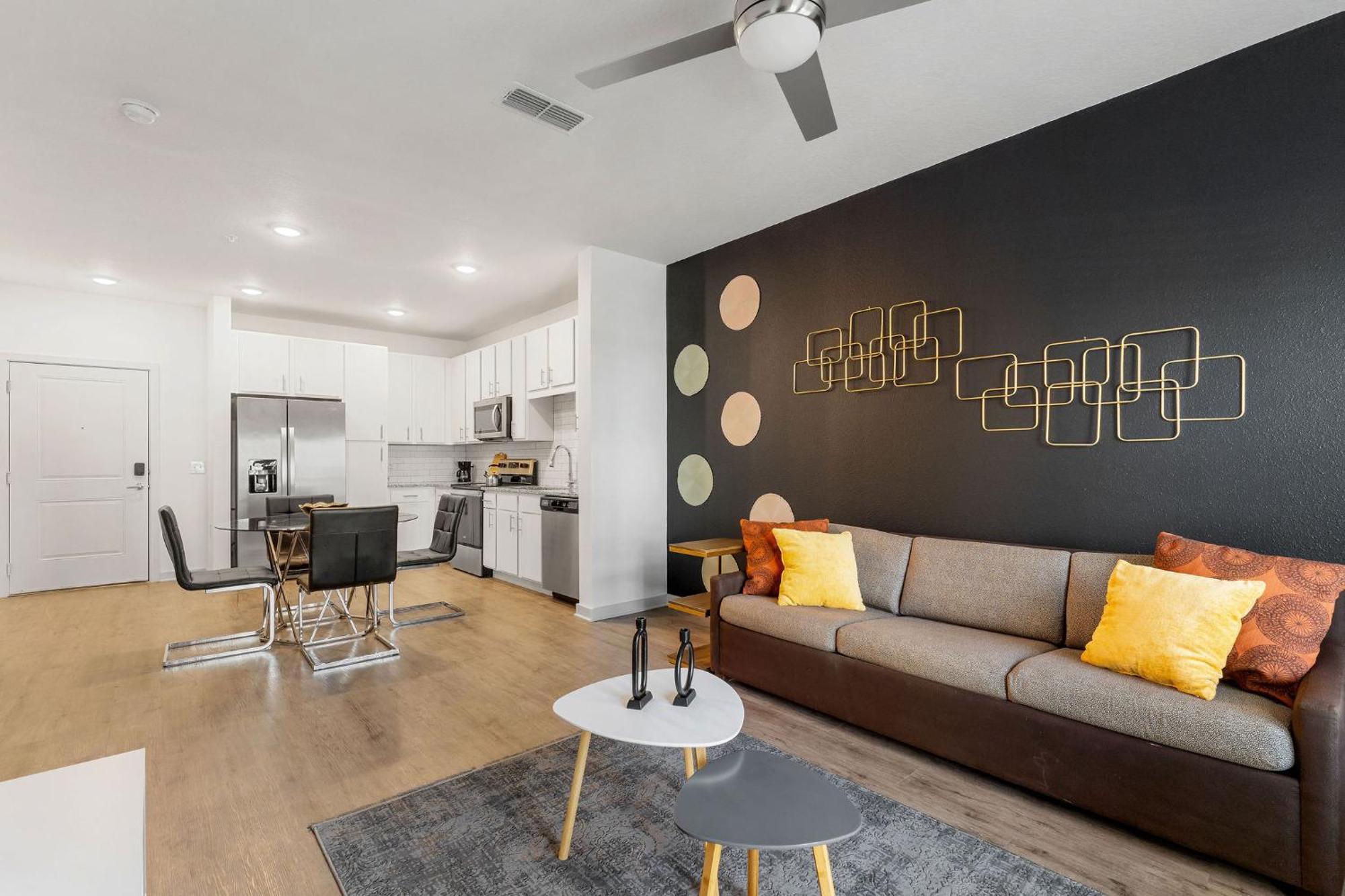 Apartment Complete Contemporary 10 Min To Parks Pets Allowed, Resort-style Amenities *
